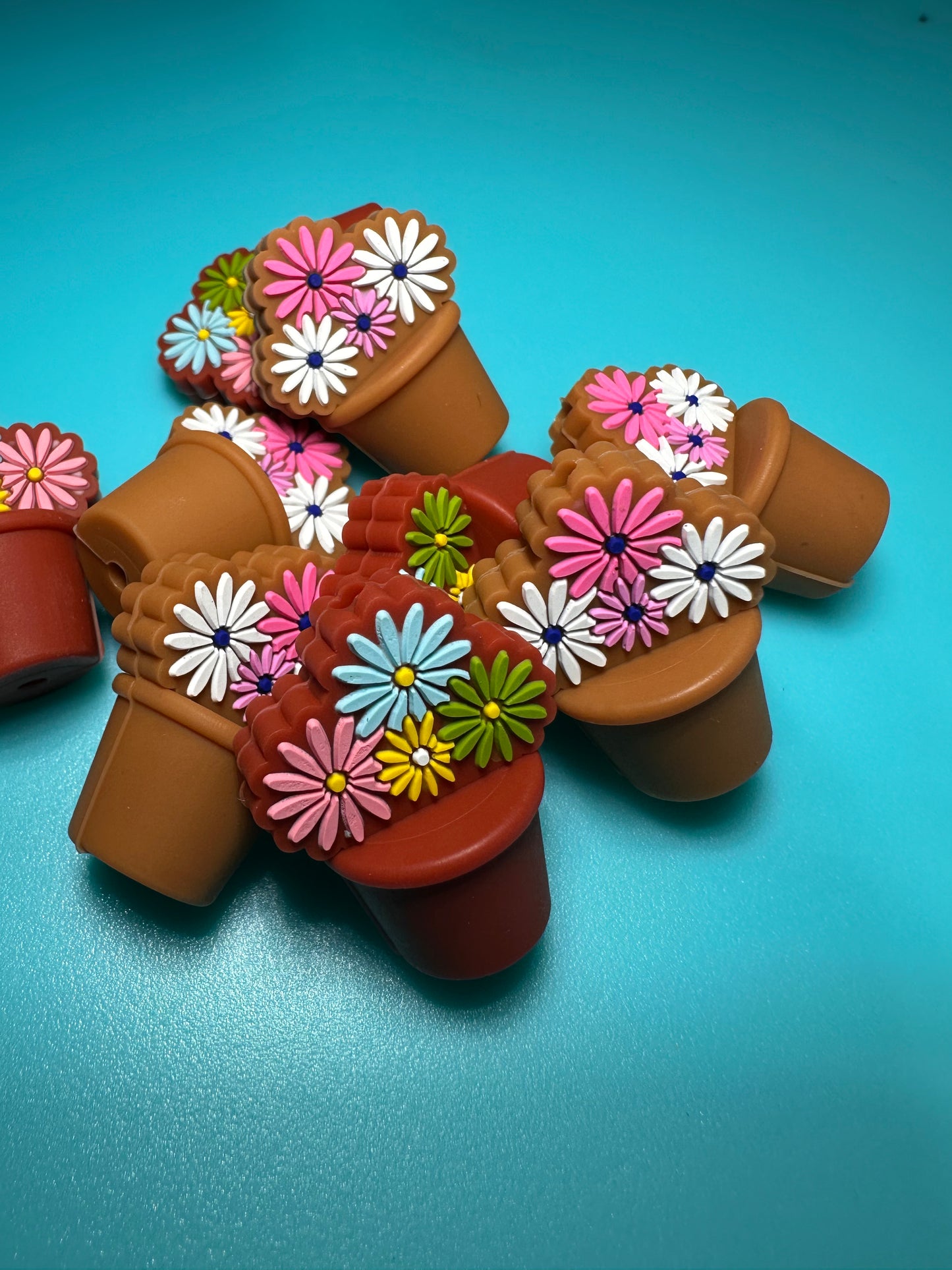 3D flowers in flower pots/ Focal Bead/ beadable pen/ Silicone bead/ daisies/ keychain bead/
