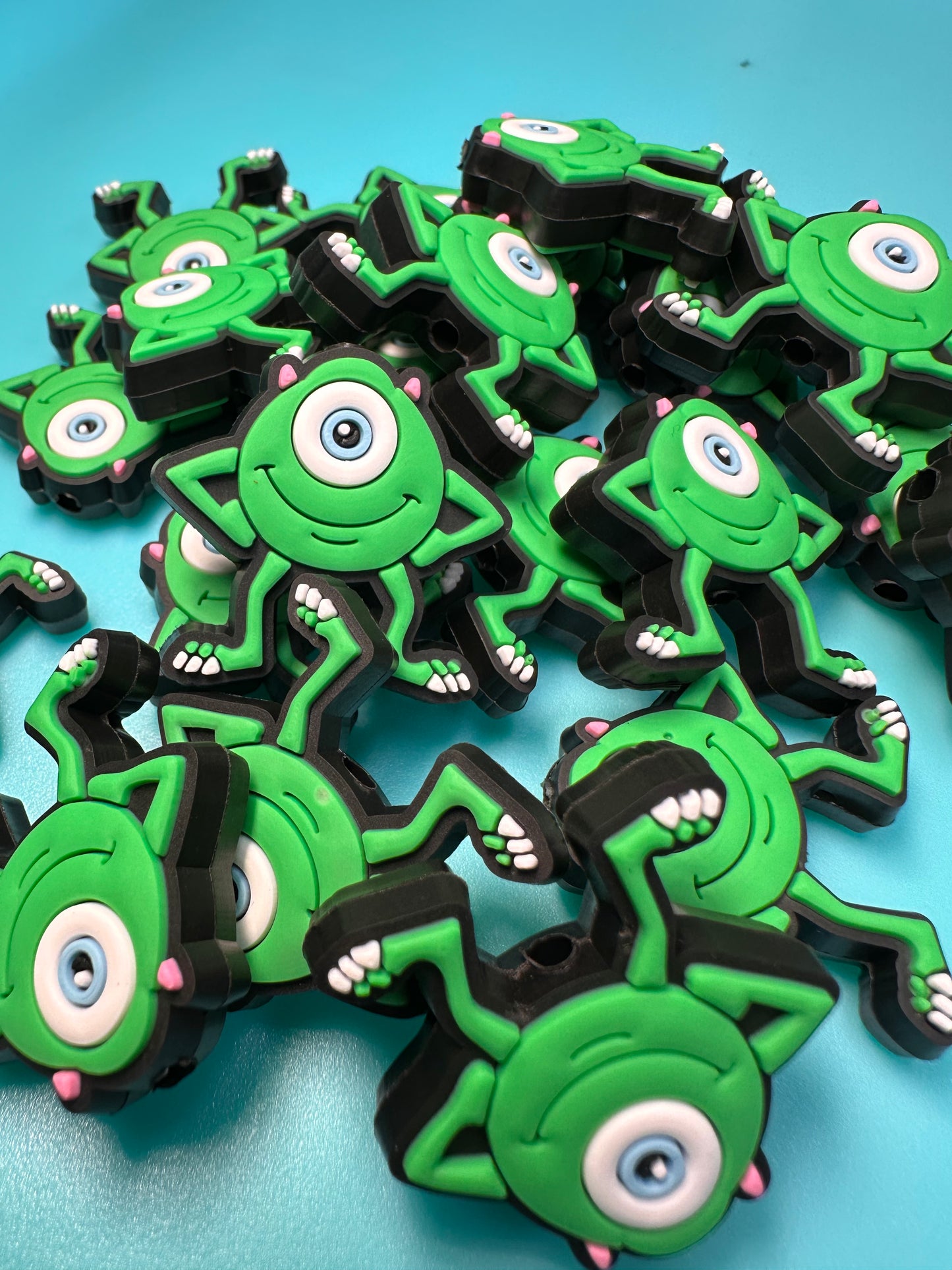 One eye green monster silicone focal bead