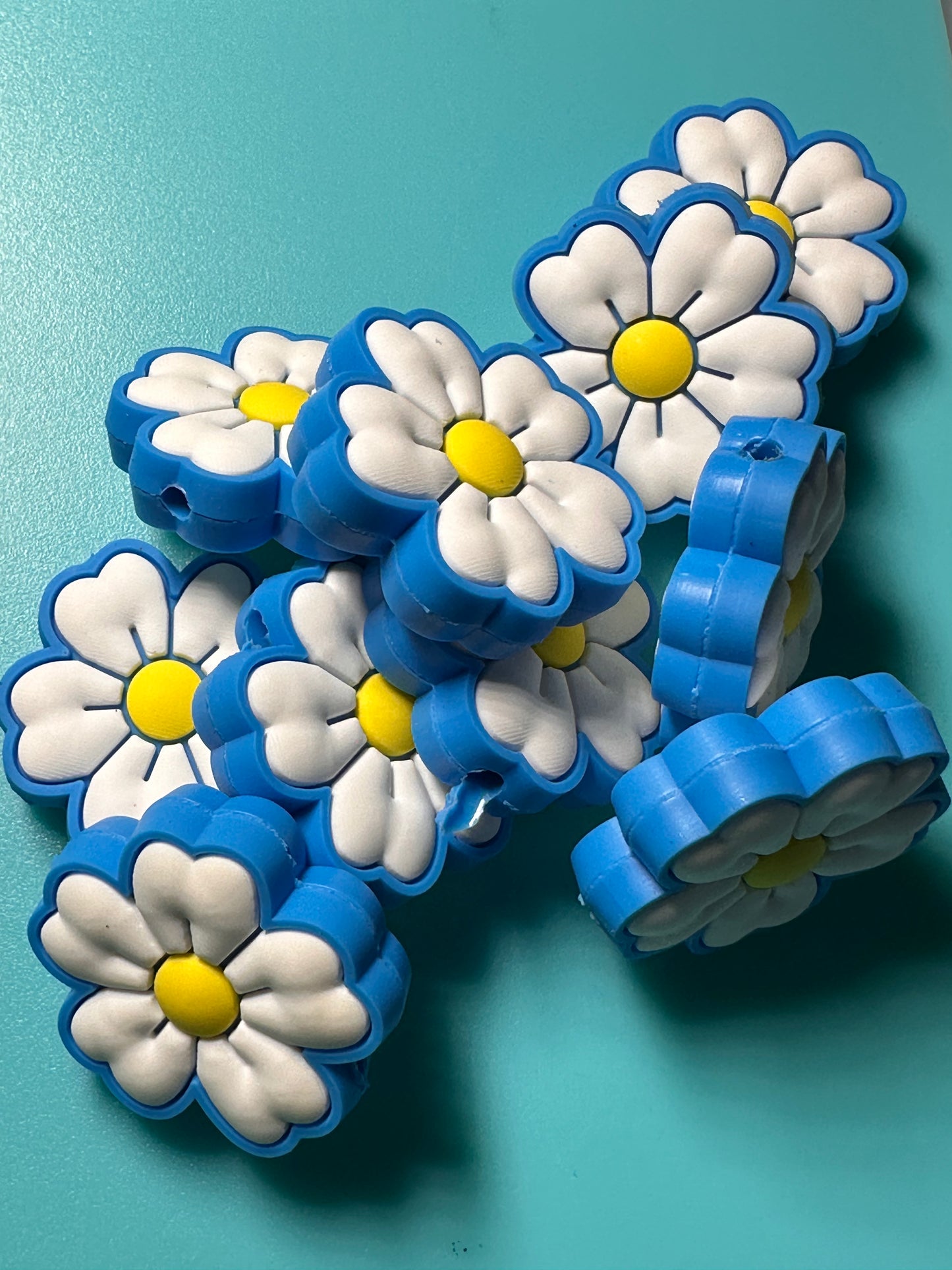 Daisy flower/ Focal Bead/ holiday / beadable pen/ Silicone bead/ keychain bead/