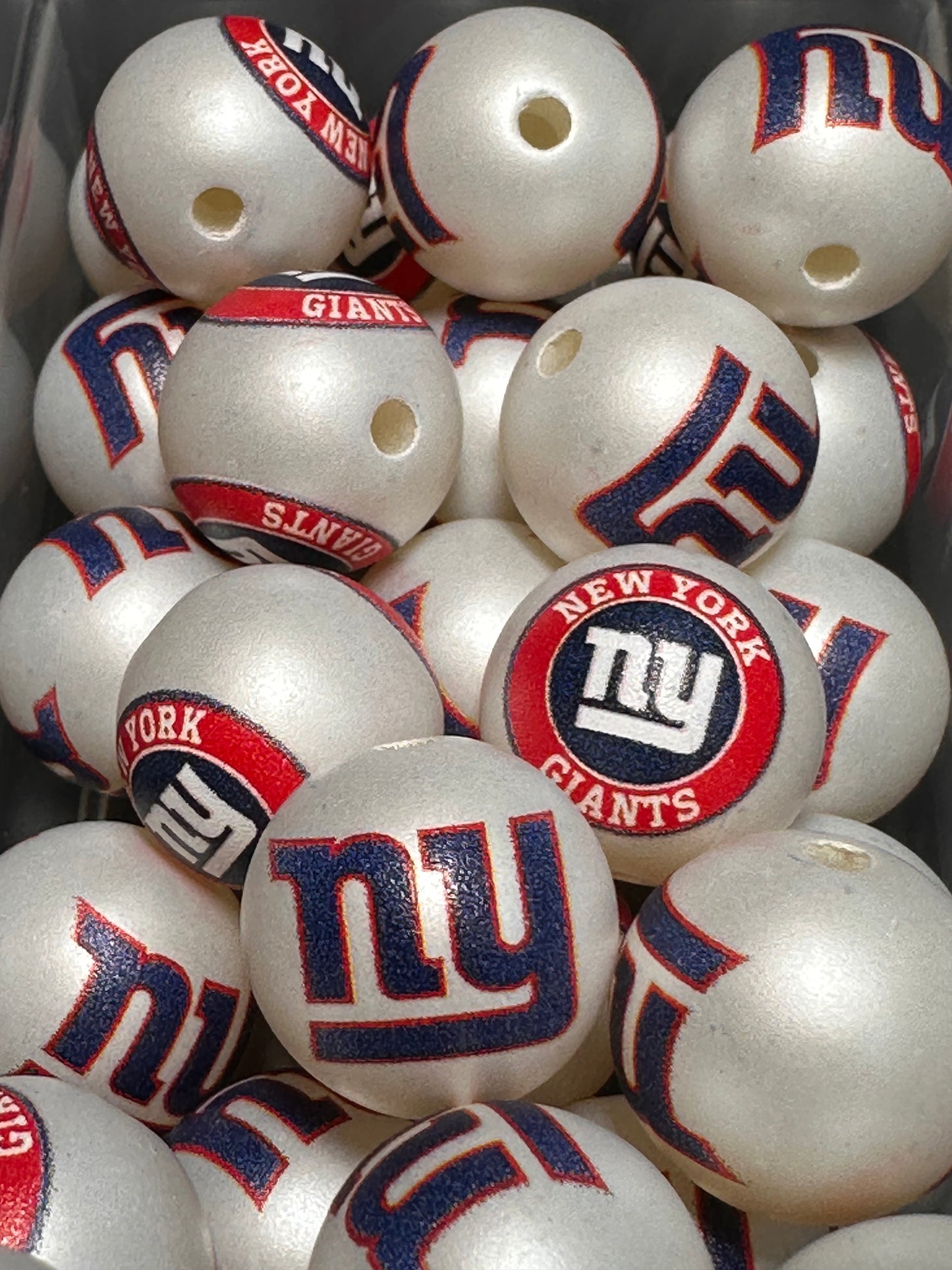 Acrylic NY giants football on satin white beads/ sports team bead/ beadable pen/ keychain bead/16 mm/10 beads included