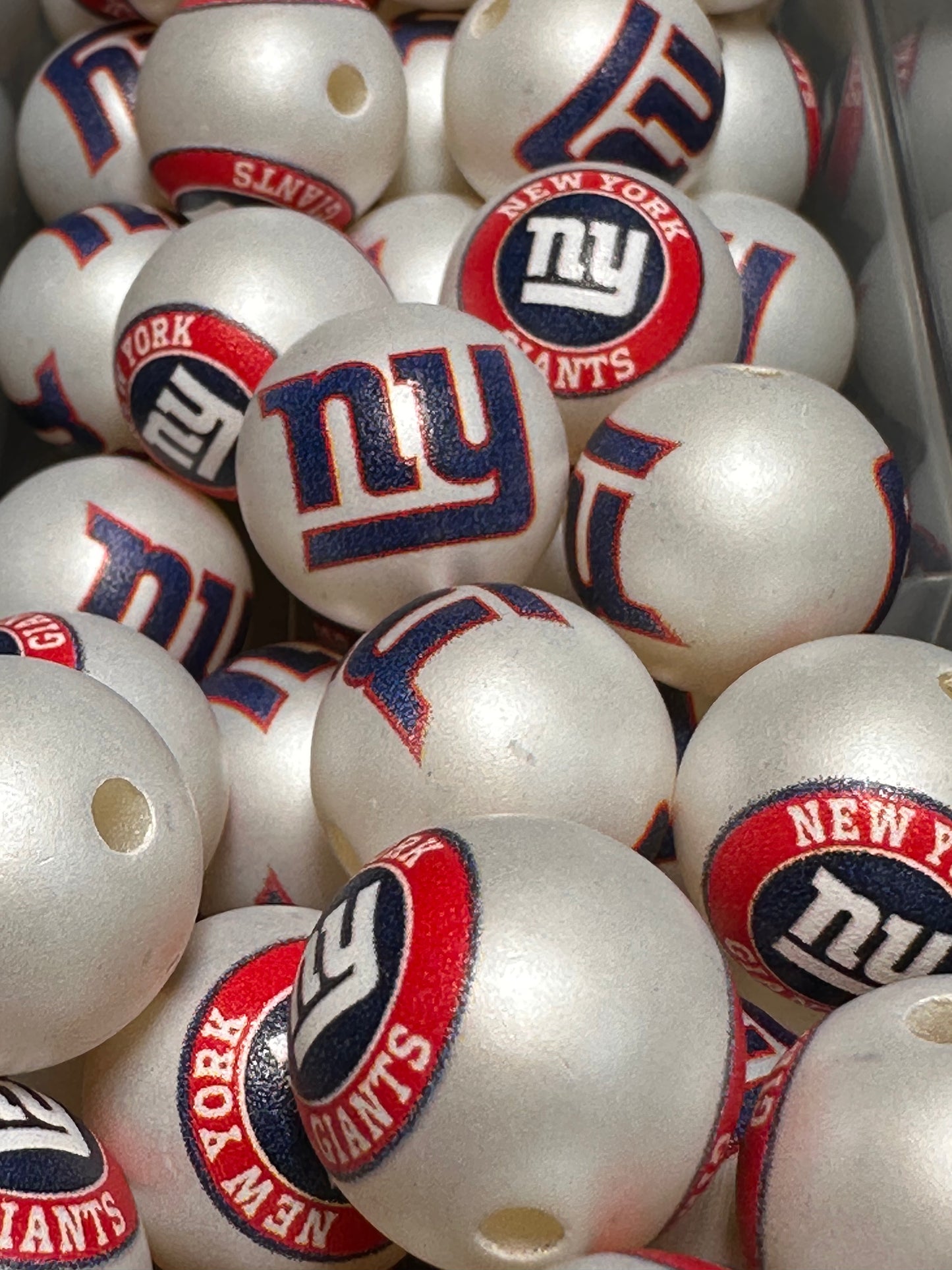 Acrylic NY giants football on satin white beads/ sports team bead/ beadable pen/ keychain bead/16 mm/10 beads included