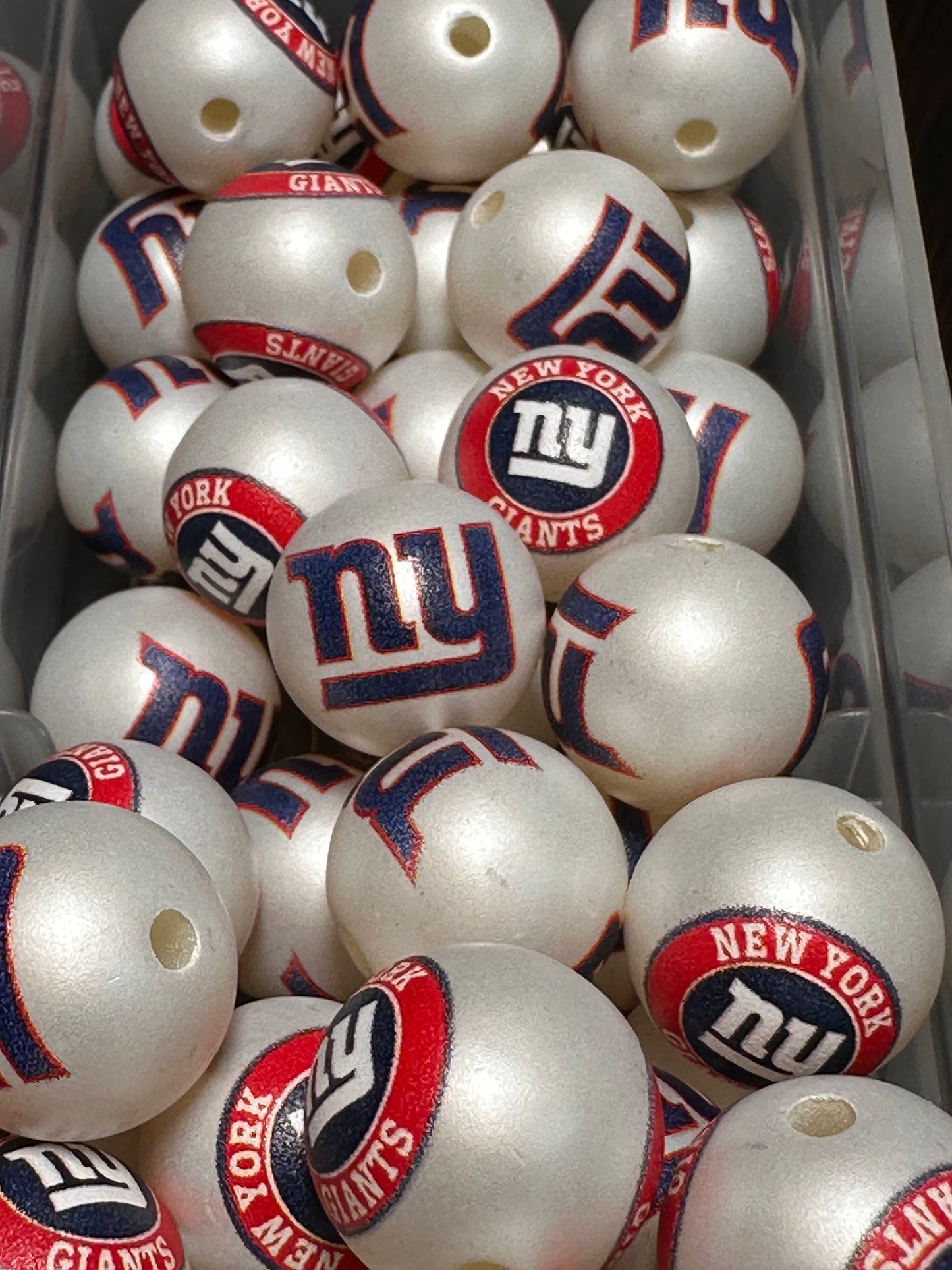 Acrylic NY giants football on satin white beads/ sports team bead/ beadable pen/ keychain bead/16 mm/10 beads included
