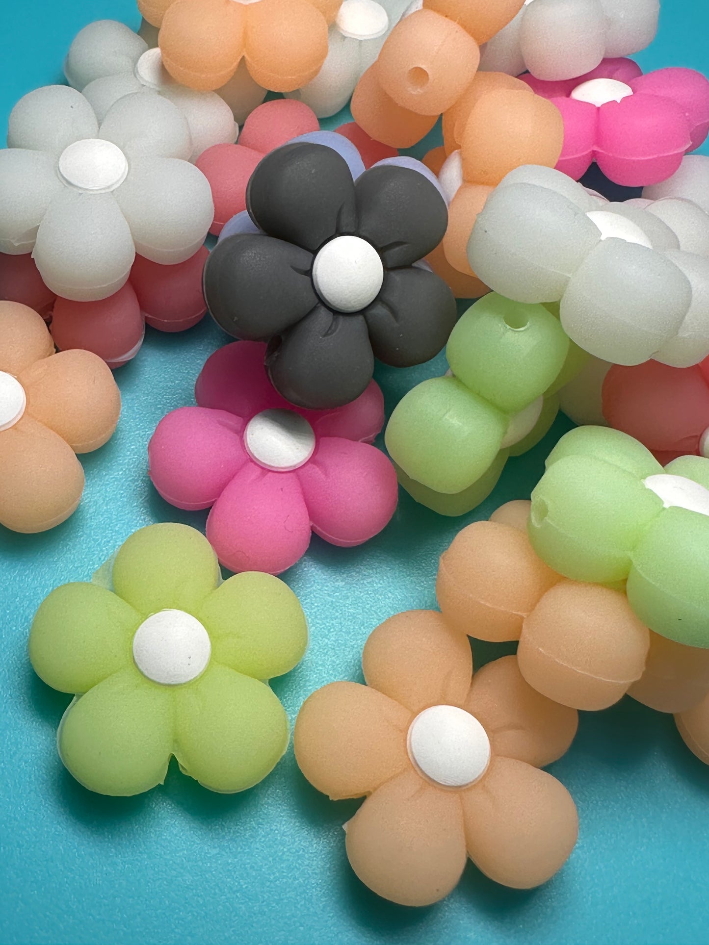 Very luminous Cute flower/ Focal Bead/ beadable pen/ Silicone bead/ keychain bead/ Glow in the Dark