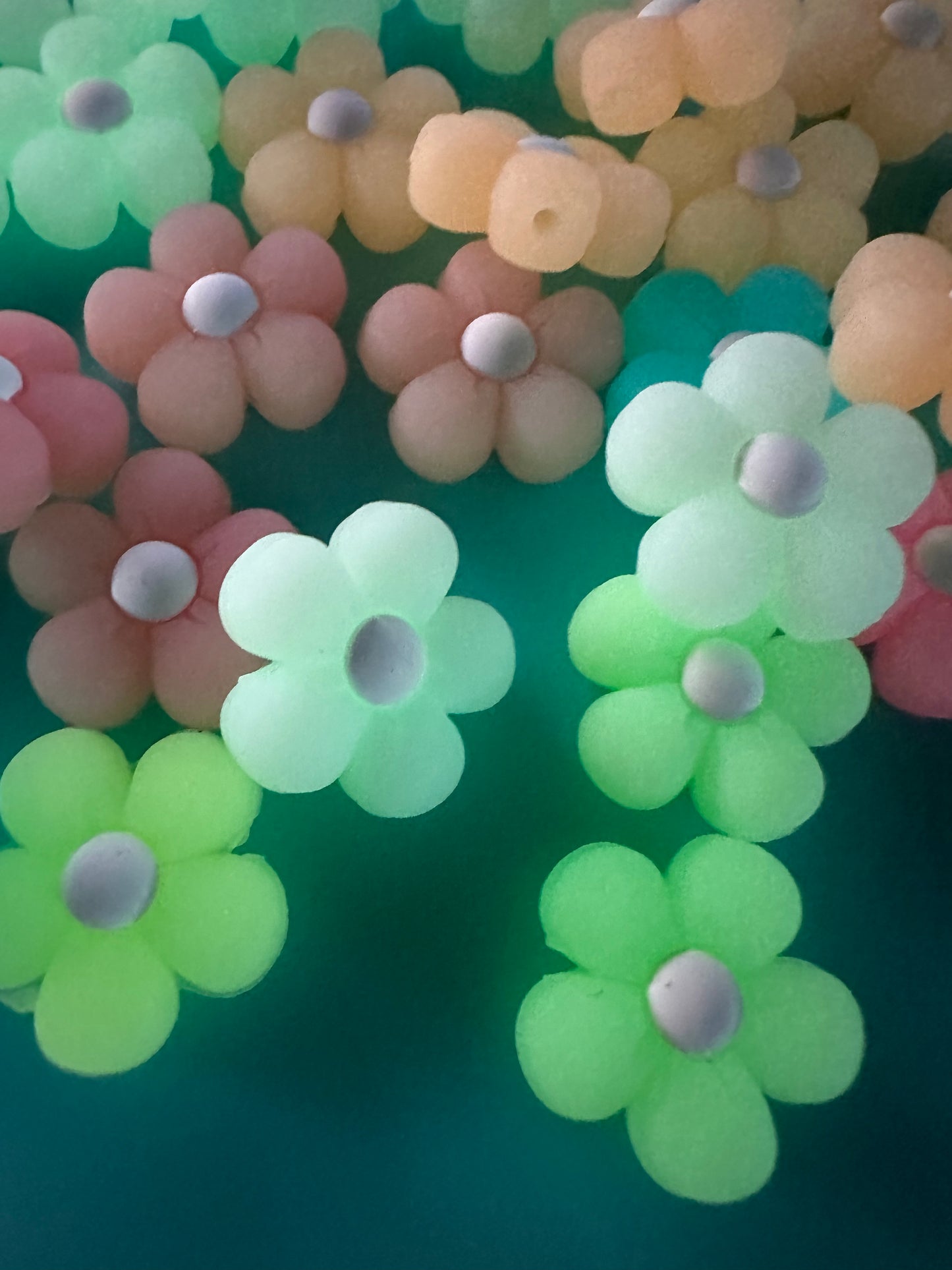 Very luminous Cute flower/ Focal Bead/ beadable pen/ Silicone bead/ keychain bead/ Glow in the Dark