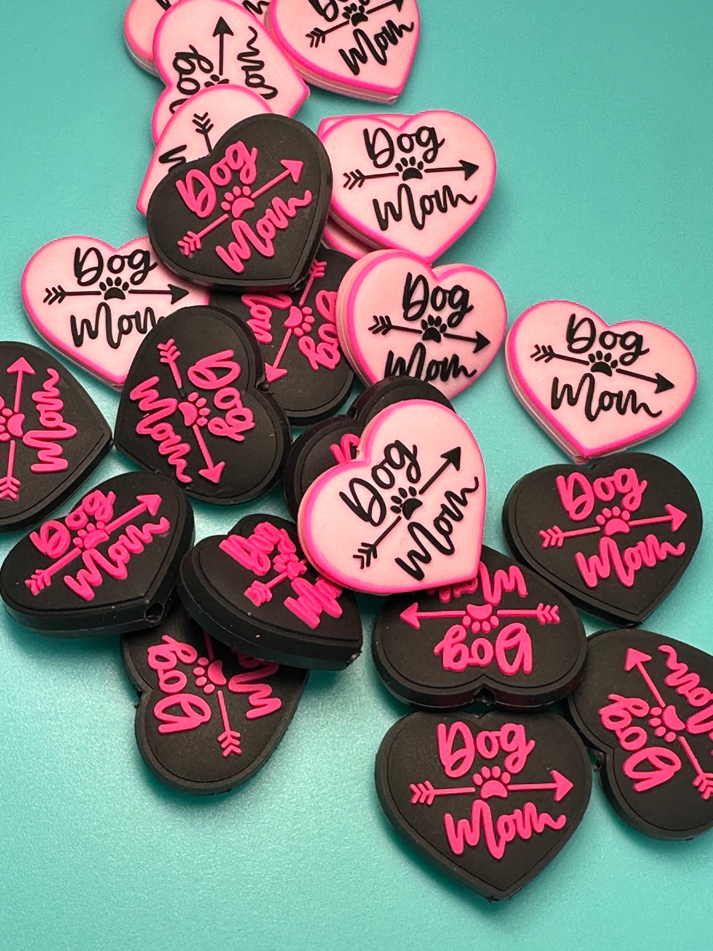 Dog Mom beads/ Focal Bead/ beadable pen/ Silicone bead/ keychain bead/ pet / dog/ pink or black heart/