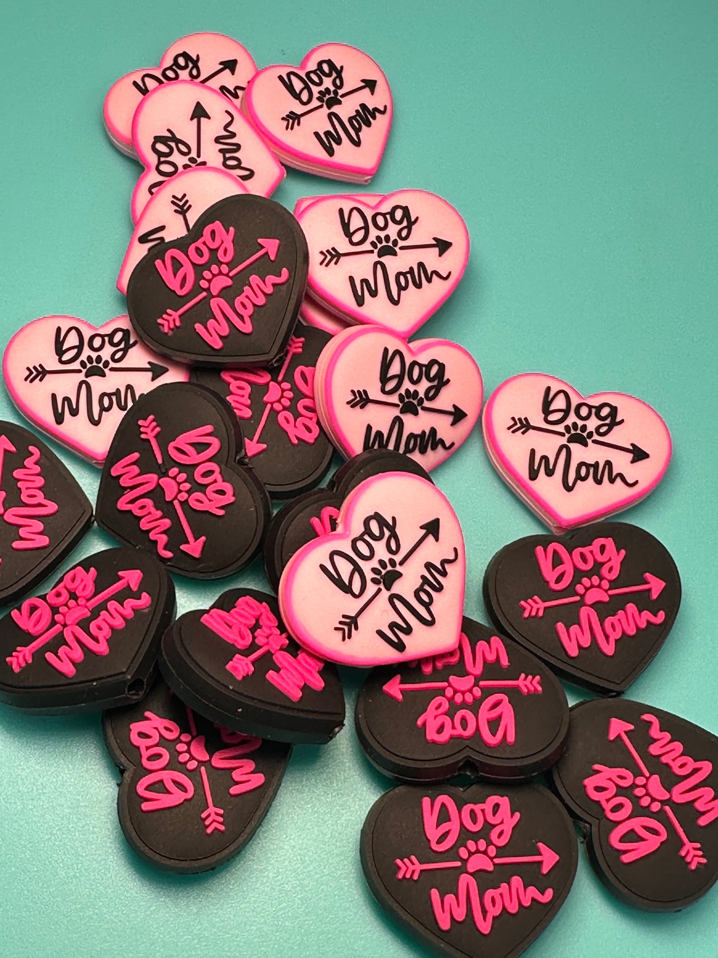 Dog Mom beads/ Focal Bead/ beadable pen/ Silicone bead/ keychain bead/ pet / dog/ pink or black heart/
