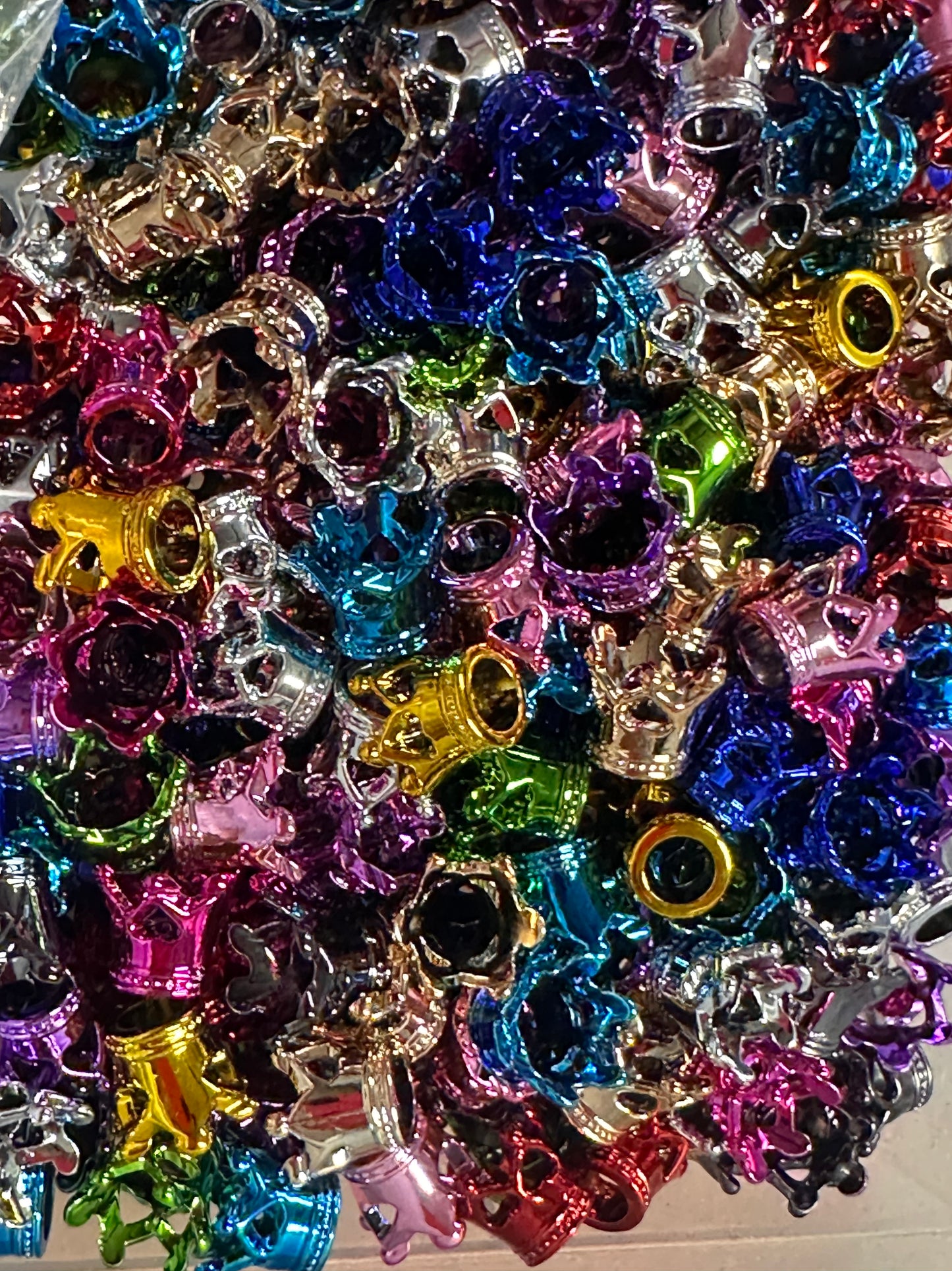 Metallic Plastic crown shaped beads/unique beads/ beadable pen/ keychain bead/assorted colors/10 beads included