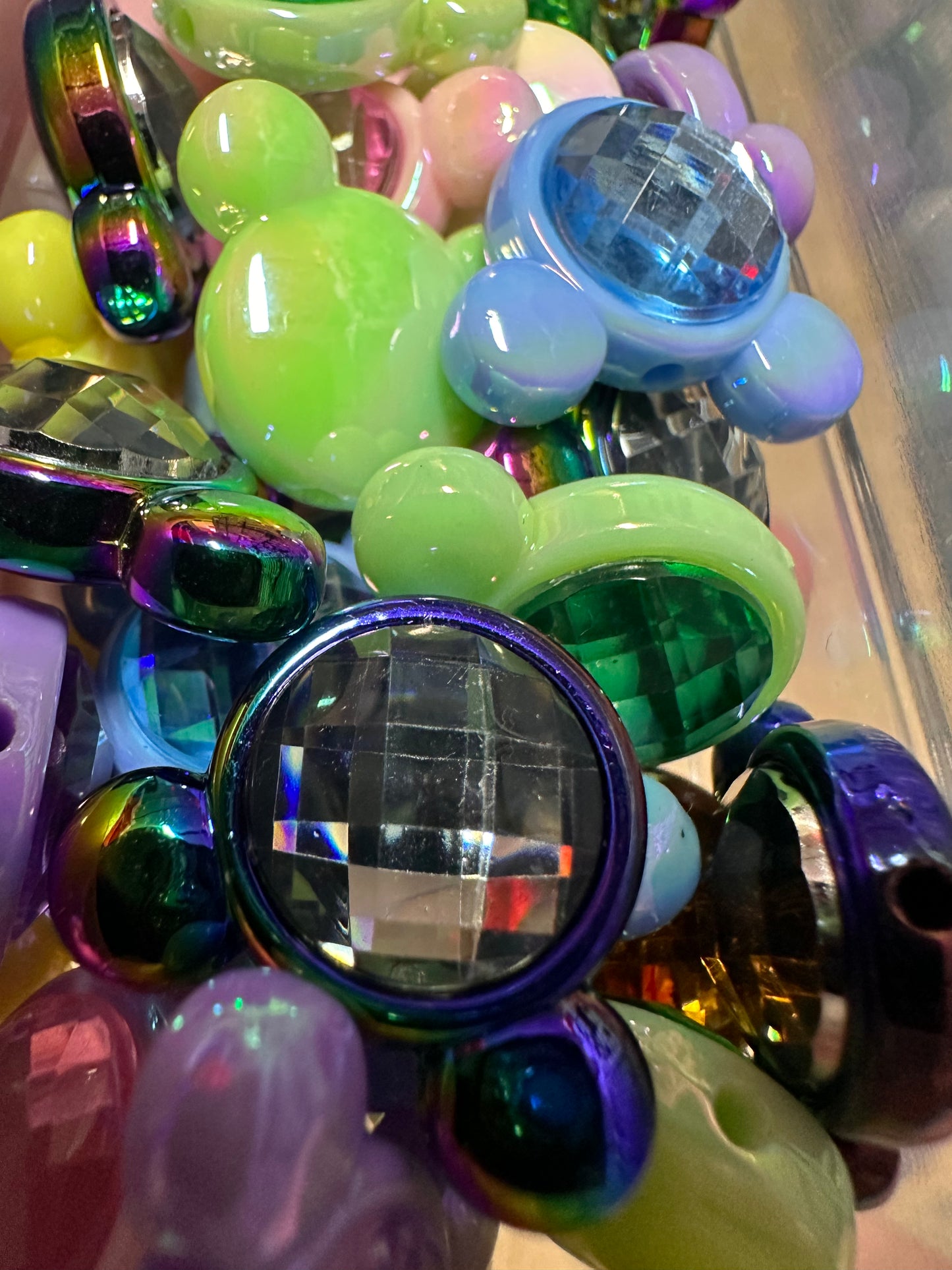 Colorful acrylic ear shaped with rhinestone in middle /Ten (10) beads included/ beadable pen/ keychain bead/ cube bead/