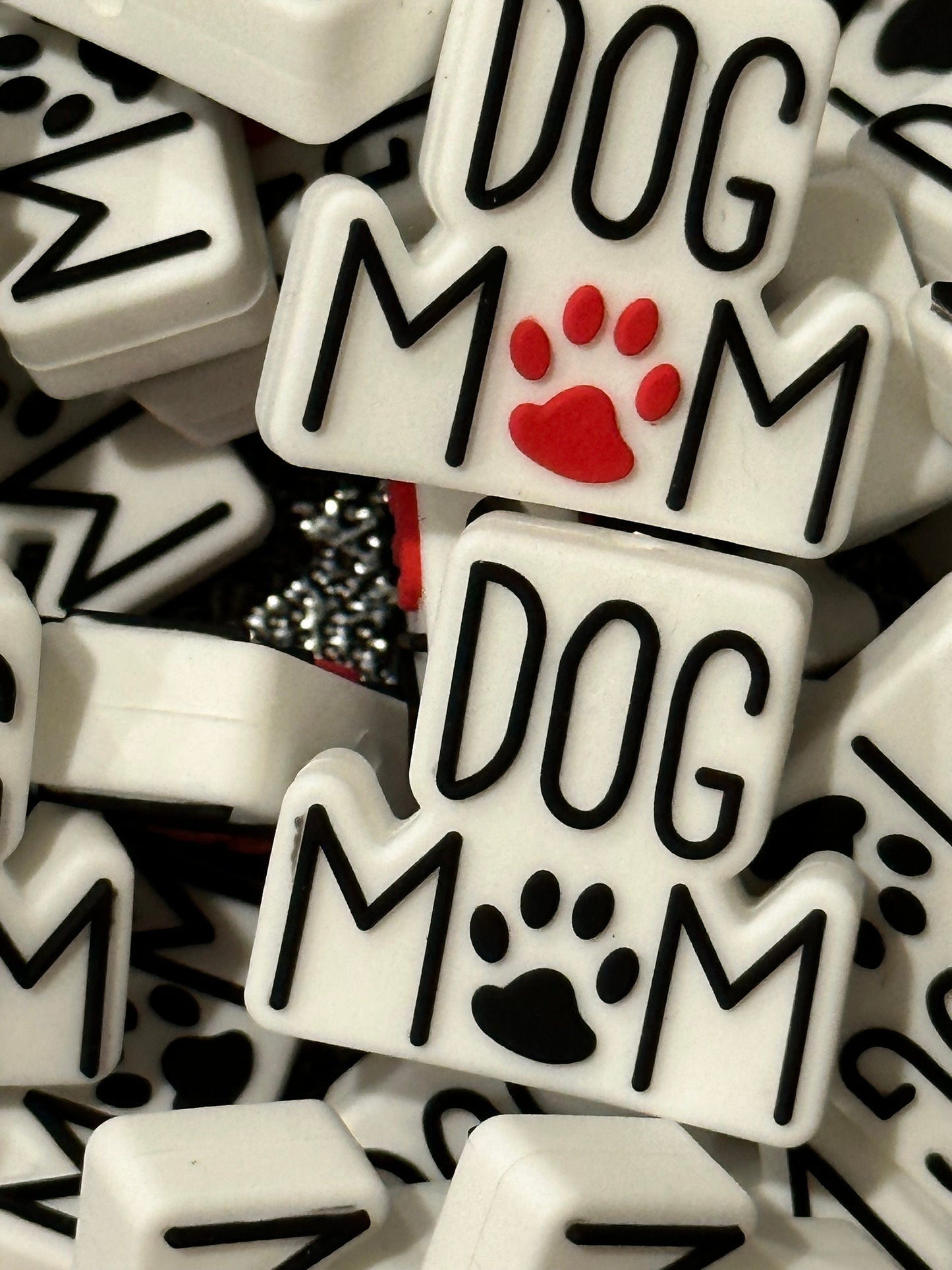 Dog mom / Focal Bead/ beadable pen/ Silicone bead/ keychain bead/ puppy
