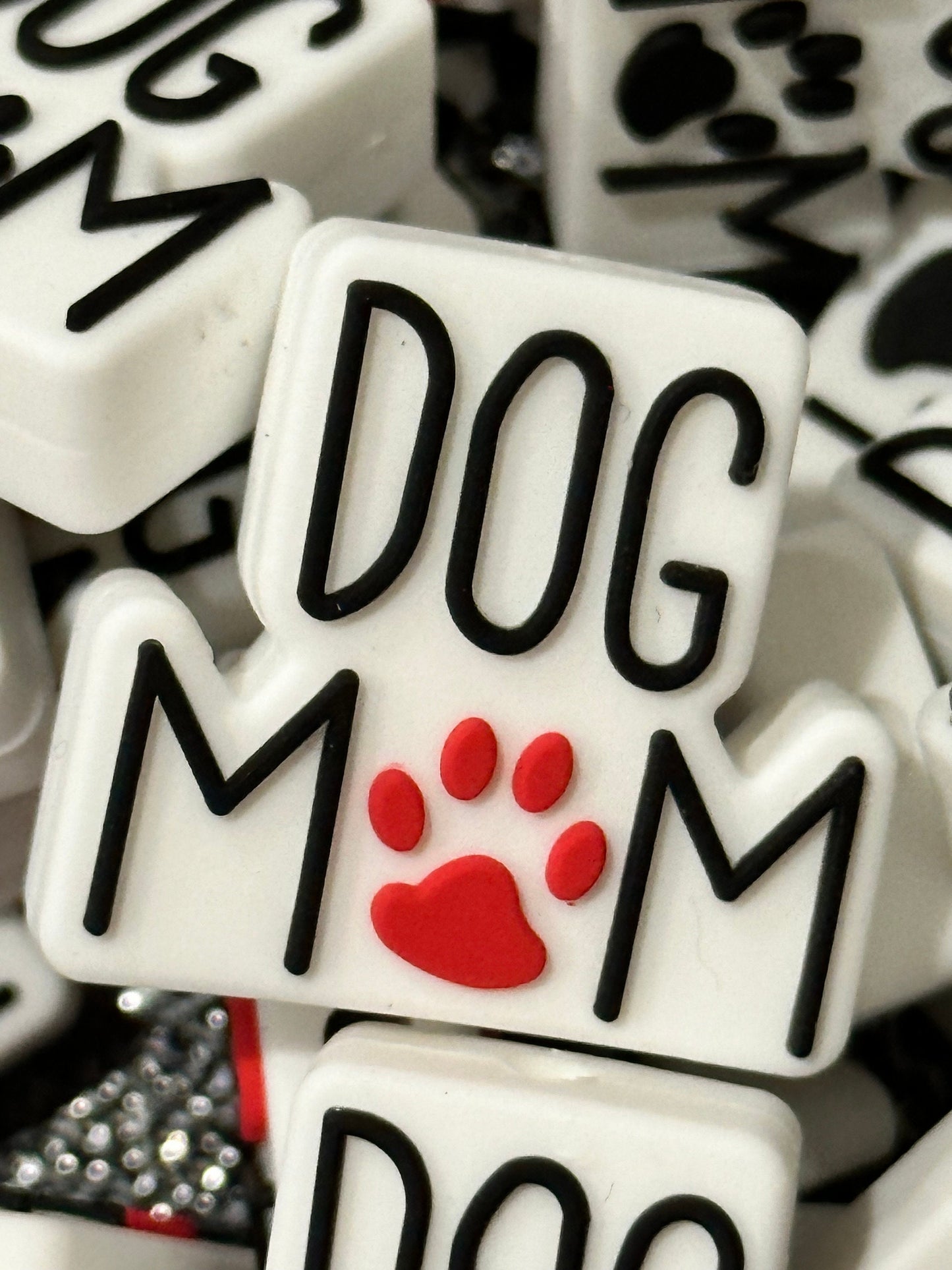 Dog mom / Focal Bead/ beadable pen/ Silicone bead/ keychain bead/ puppy