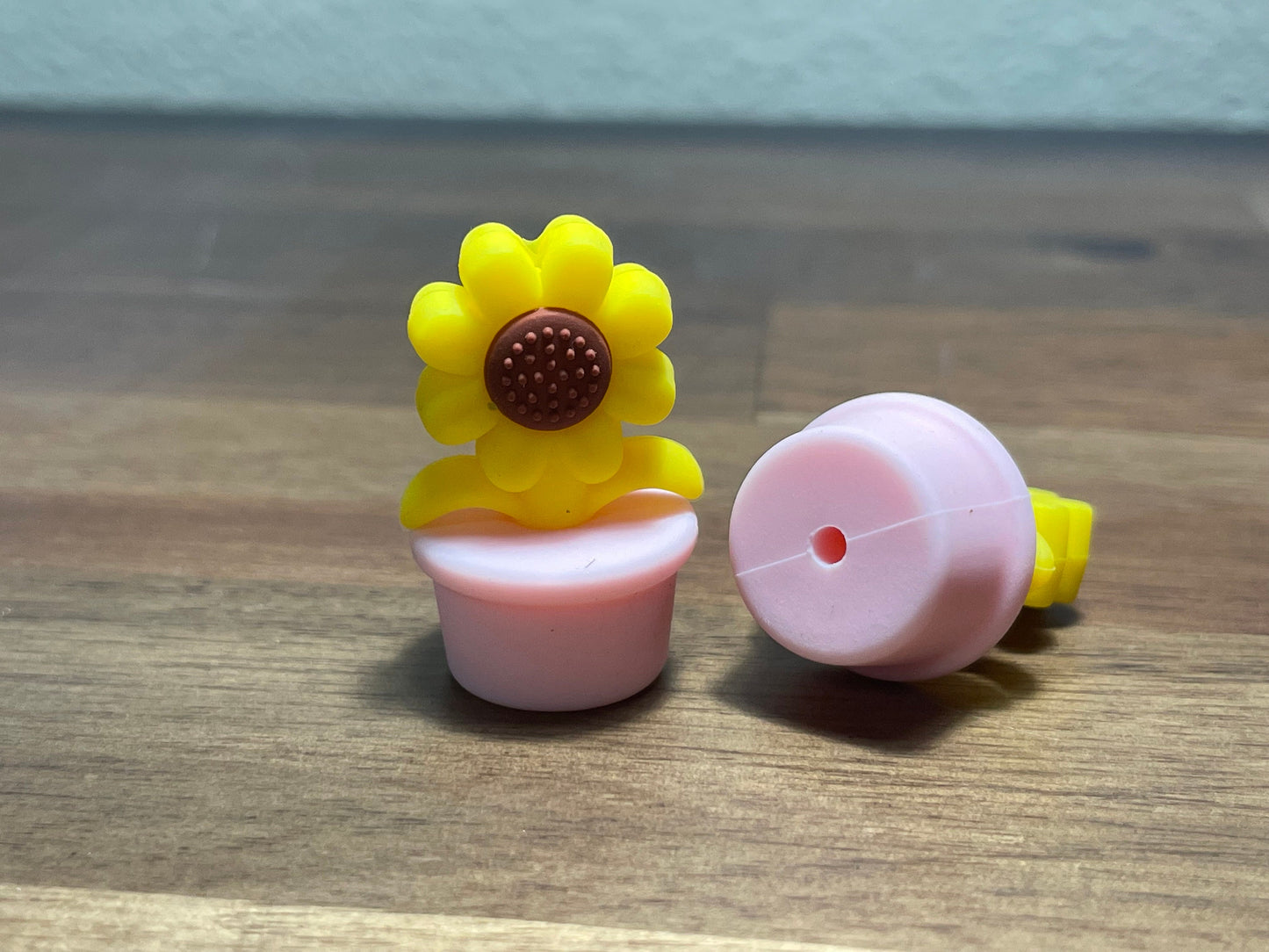 Sunflowers in flower pots/ Focal Bead/ beadable pen/ Silicone bead/ sunflower/ keychain bead/