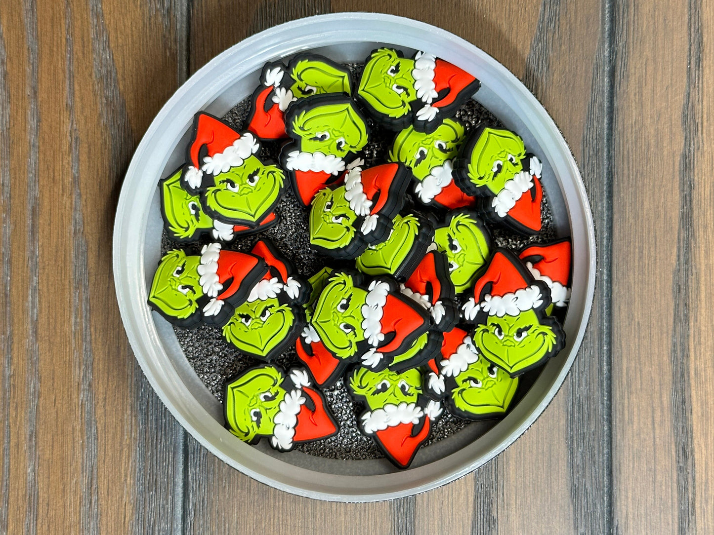 Green guy / Focal Bead/ beadable pen/ Silicone bead/ keychain bead/ pumpkin/ fall / Halloween/light green
