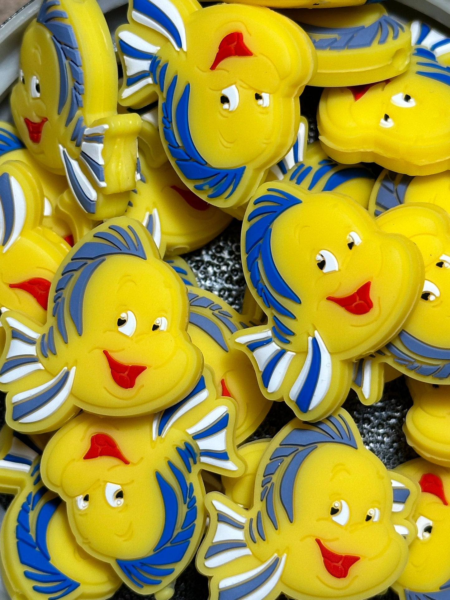 Yellow fish / Focal Bead/ beadable pen/ Silicone bead/ keychain bead/ fishy/ sea / character