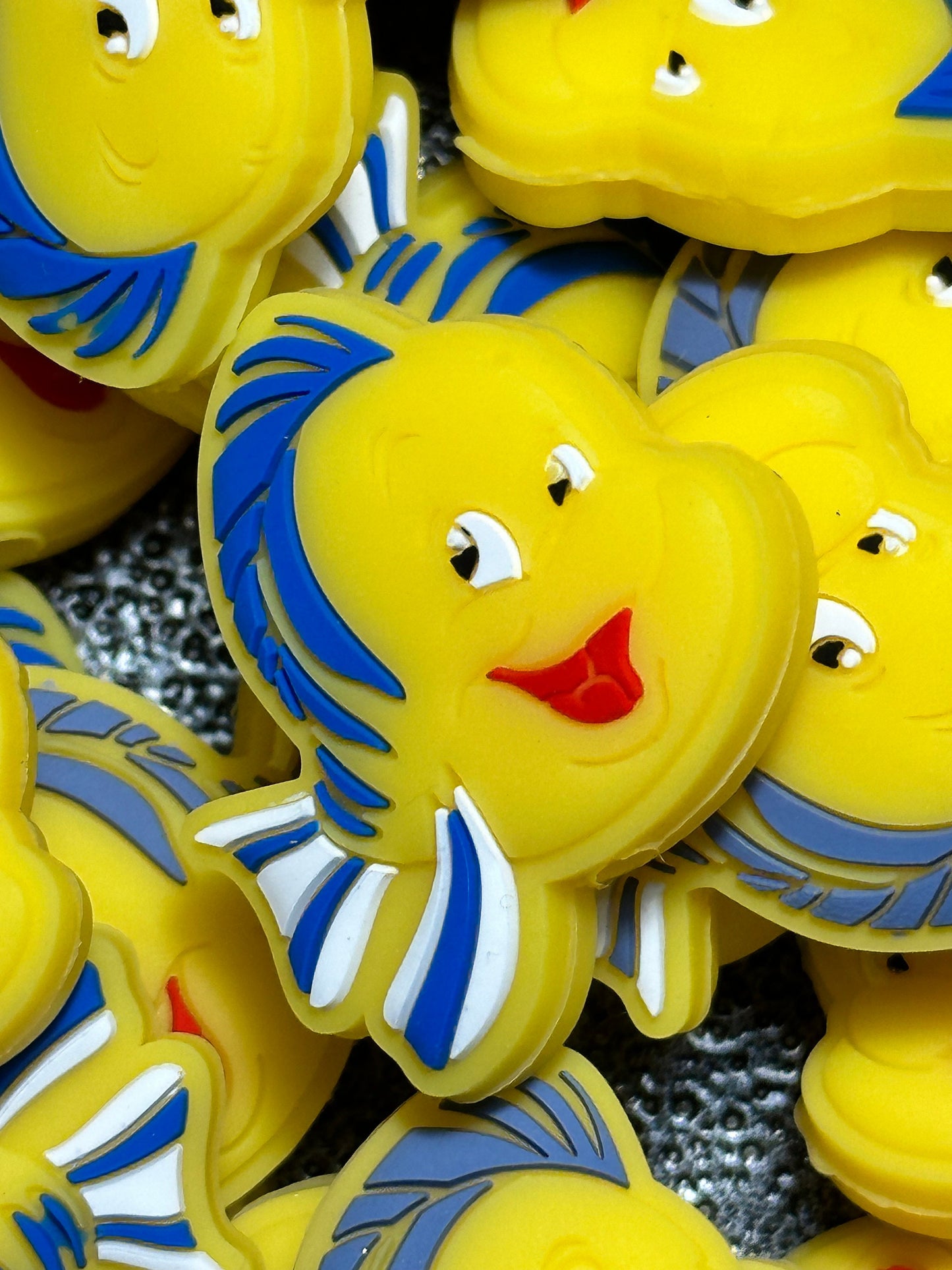 Yellow fish / Focal Bead/ beadable pen/ Silicone bead/ keychain bead/ fishy/ sea / character
