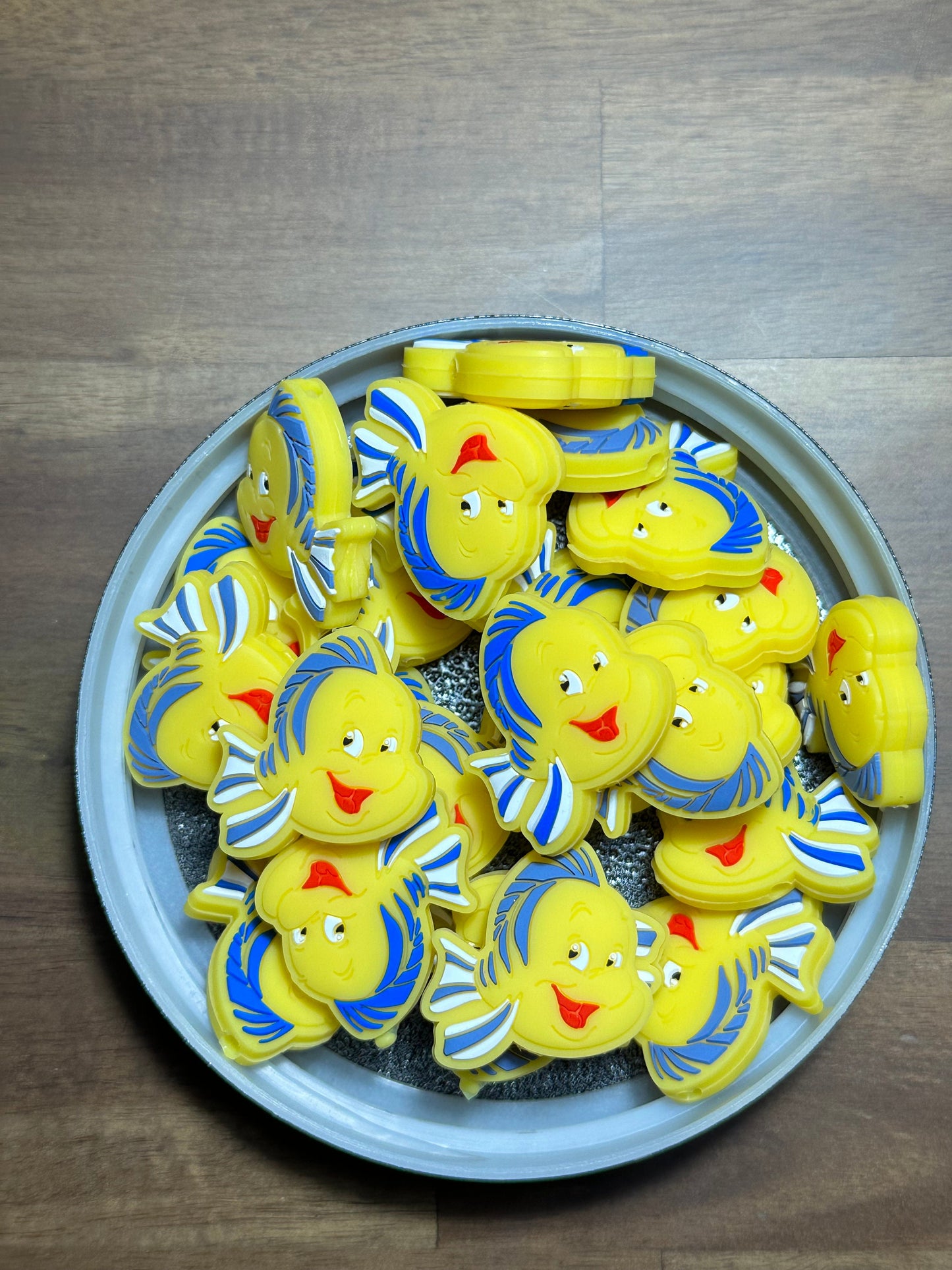 Yellow fish / Focal Bead/ beadable pen/ Silicone bead/ keychain bead/ fishy/ sea / character