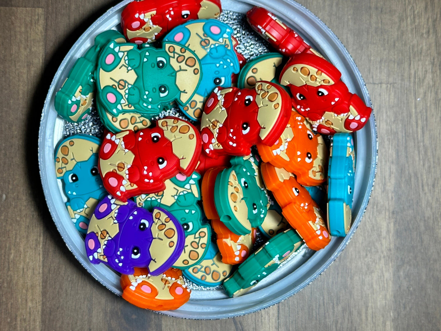 Hatching Dinosaurs/ Focal Bead/ beadable pen/ Silicone bead/ keychain bead/ baby/ dinos