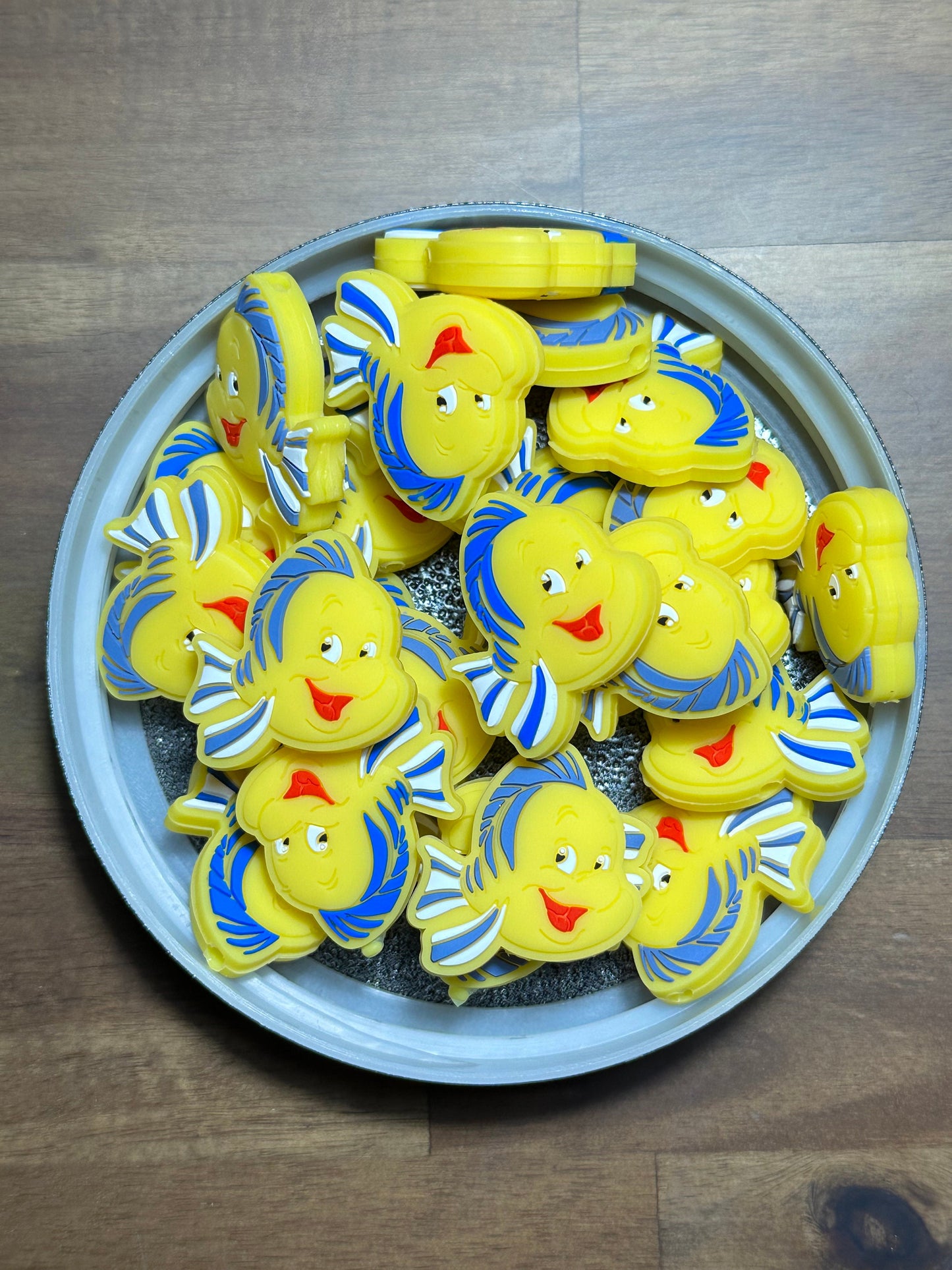 Yellow fish / Focal Bead/ beadable pen/ Silicone bead/ keychain bead/ fishy/ sea / character
