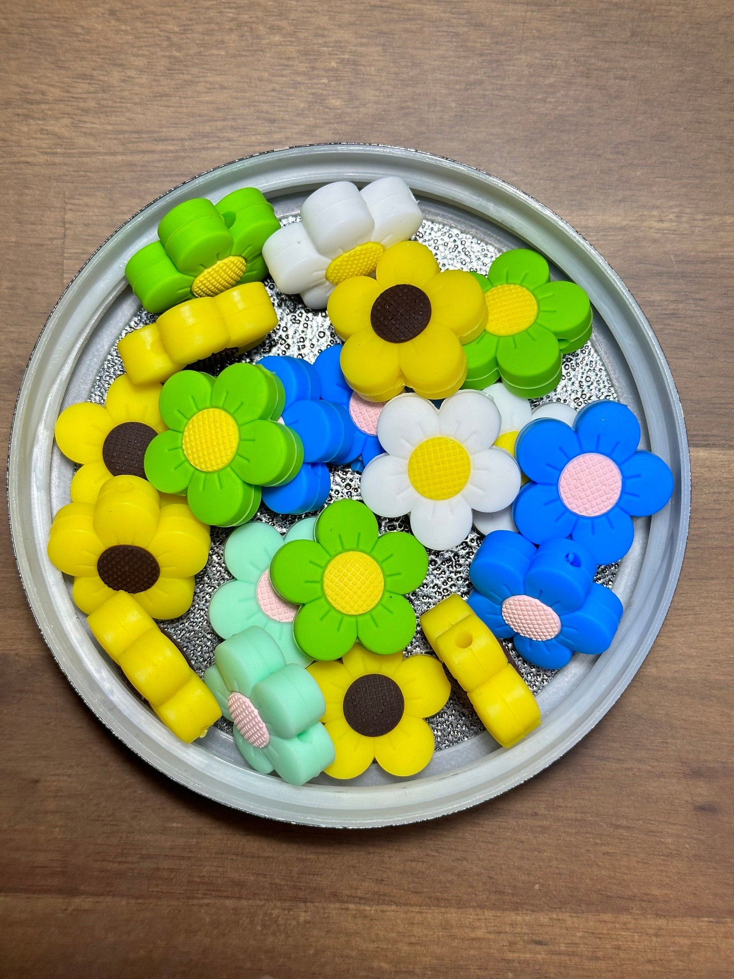 Bright Puffy flowers/ Focal Bead/ beadable pen/ Silicone bead/ keychain bead/ Daisy/ Sunflower