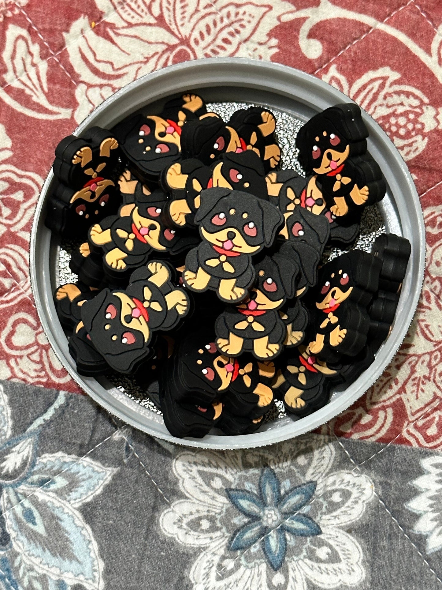 Rottweiler Dog focal bead/beadable pen/ Silicone bead/ keychain bead/ pet / Rottie dog