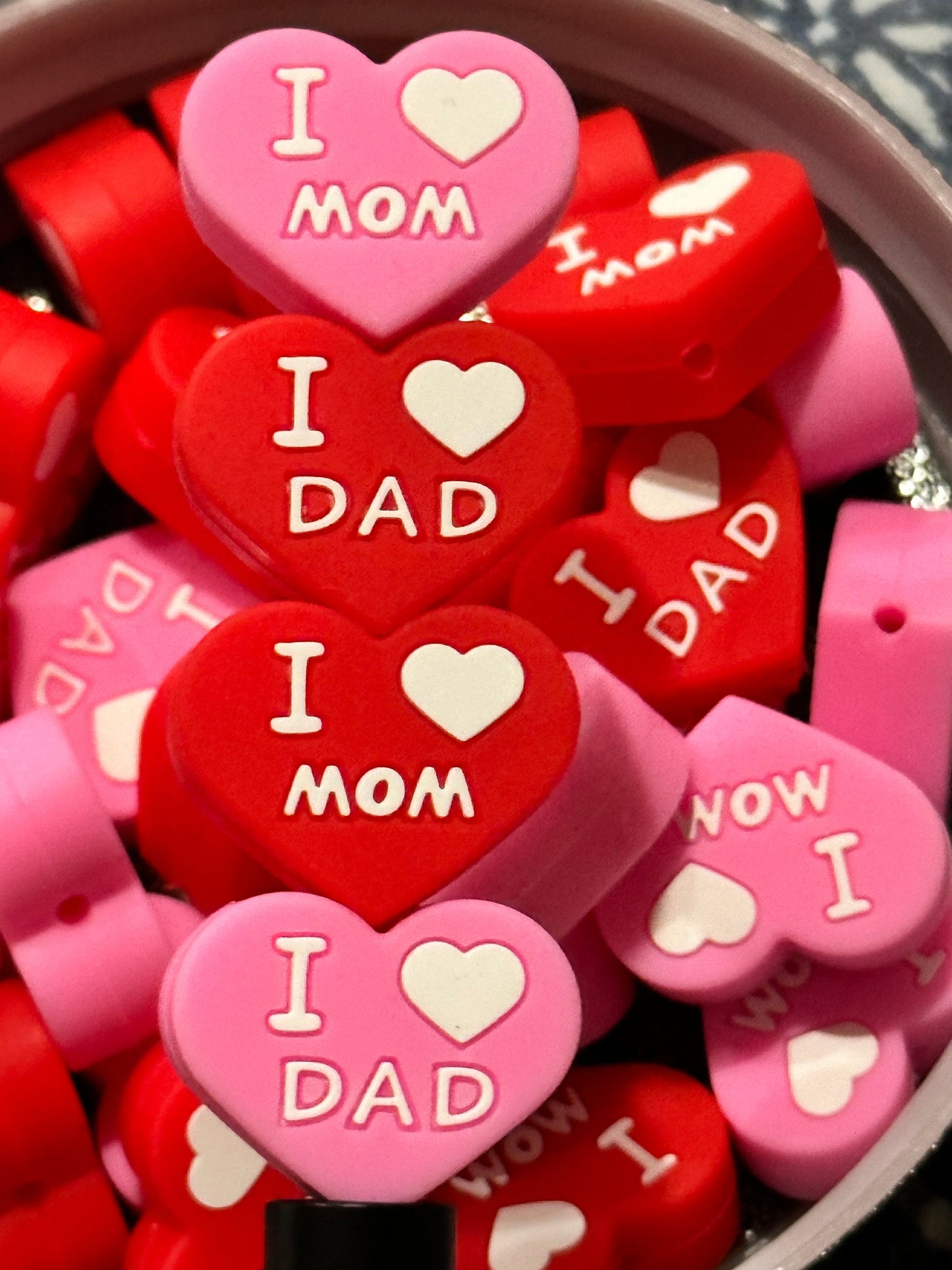 I heart Mom/ I heart Dad/Focal Bead/ beadable pen/ Silicone bead/ keychain beads/ hearts/ mom on one side & dad on the other on every bead