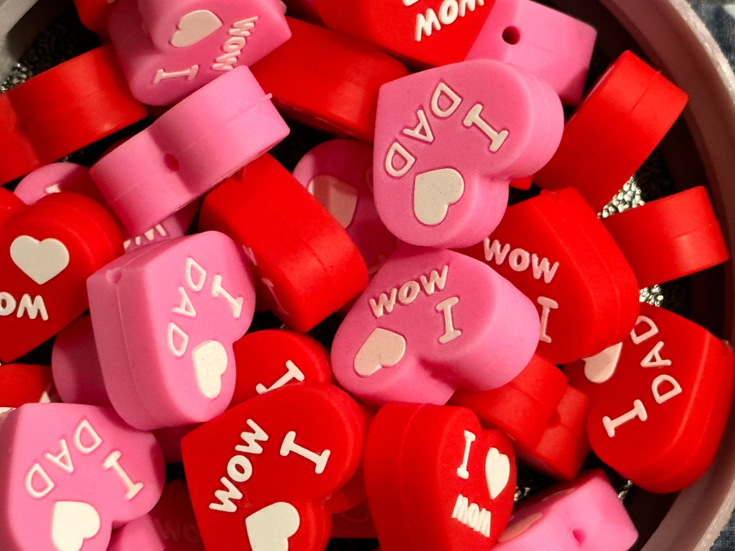 I heart Mom/ I heart Dad/Focal Bead/ beadable pen/ Silicone bead/ keychain beads/ hearts/ mom on one side & dad on the other on every bead