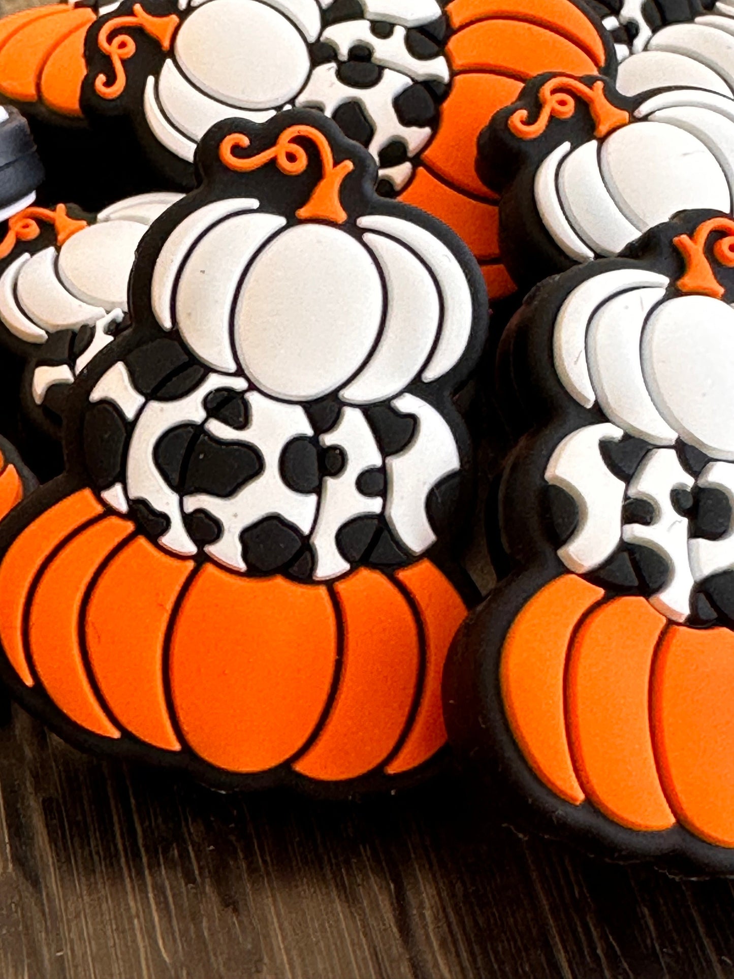 Cutest triple pumpkin /Focal Bead/ beadable pen/ Silicone bead/ keychain beads/ Halloween/ cow print