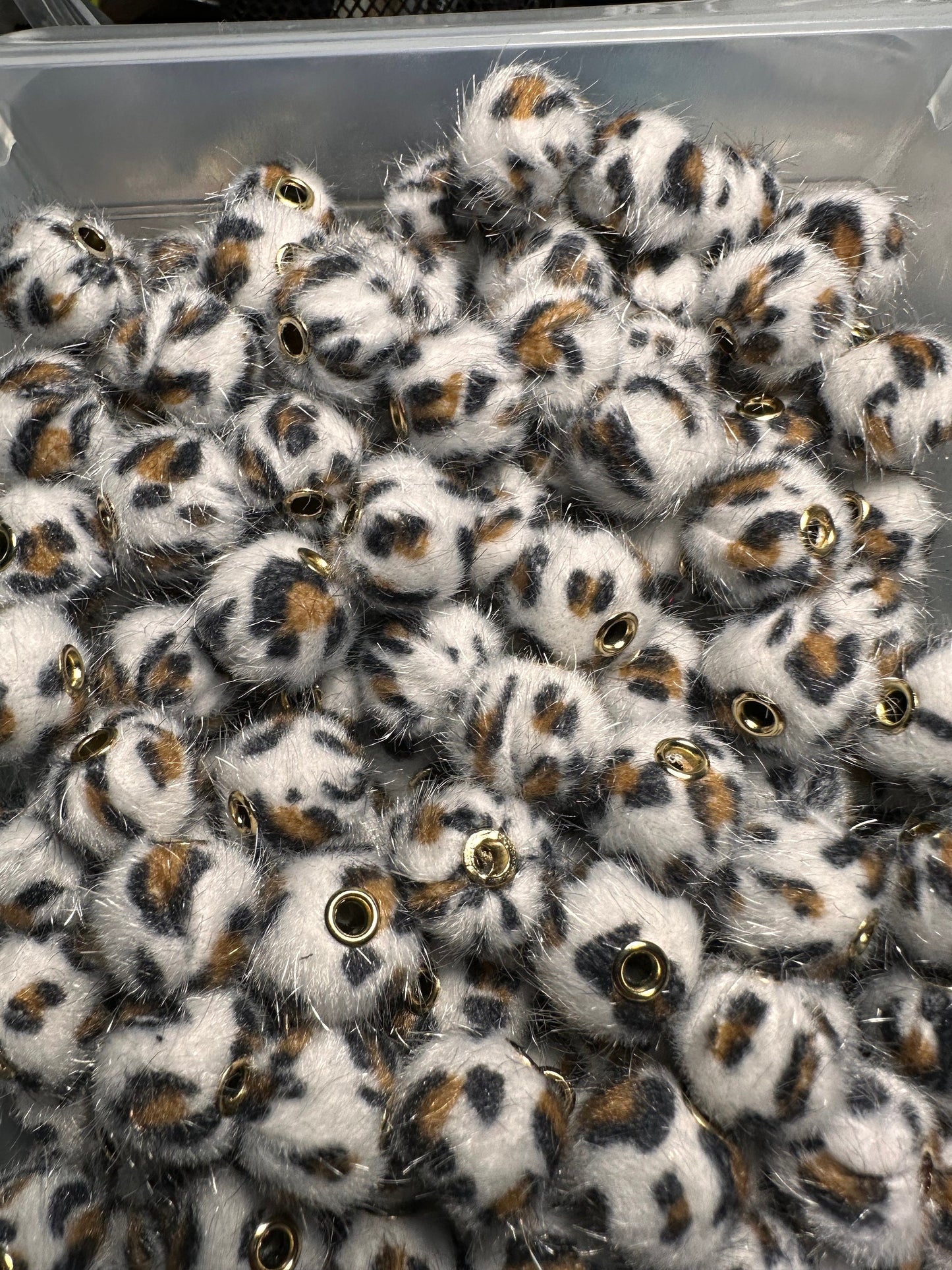 Fluffy fuzzy leopard print Pom Pom beads / jewelry Bead/ beadable pen beads/ keychain bead/bead/ 15mm/