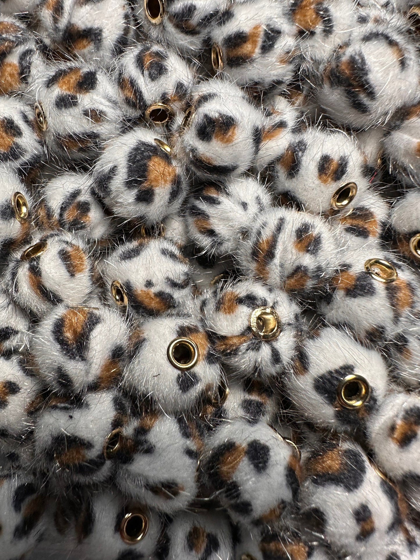 Fluffy fuzzy leopard print Pom Pom beads / jewelry Bead/ beadable pen beads/ keychain bead/bead/ 15mm/