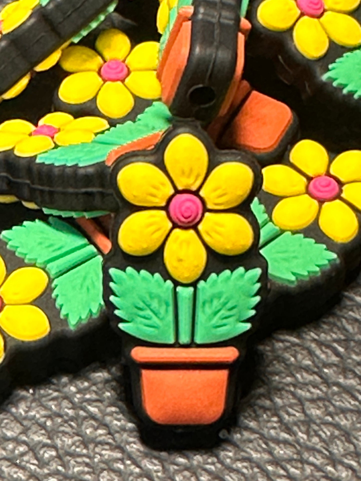 Yellow flower in flower pot/ Focal Bead/ beadable pen/ Silicone bead/ keychain bead/ DIY/ Daisy flower