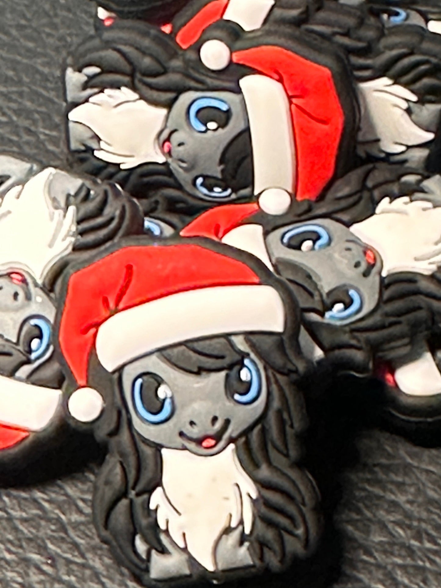 Christmas horse/ Focal Bead/ beadable pen/ Silicone bead/ keychain bead/ pet/ horse/ Santa hat horse