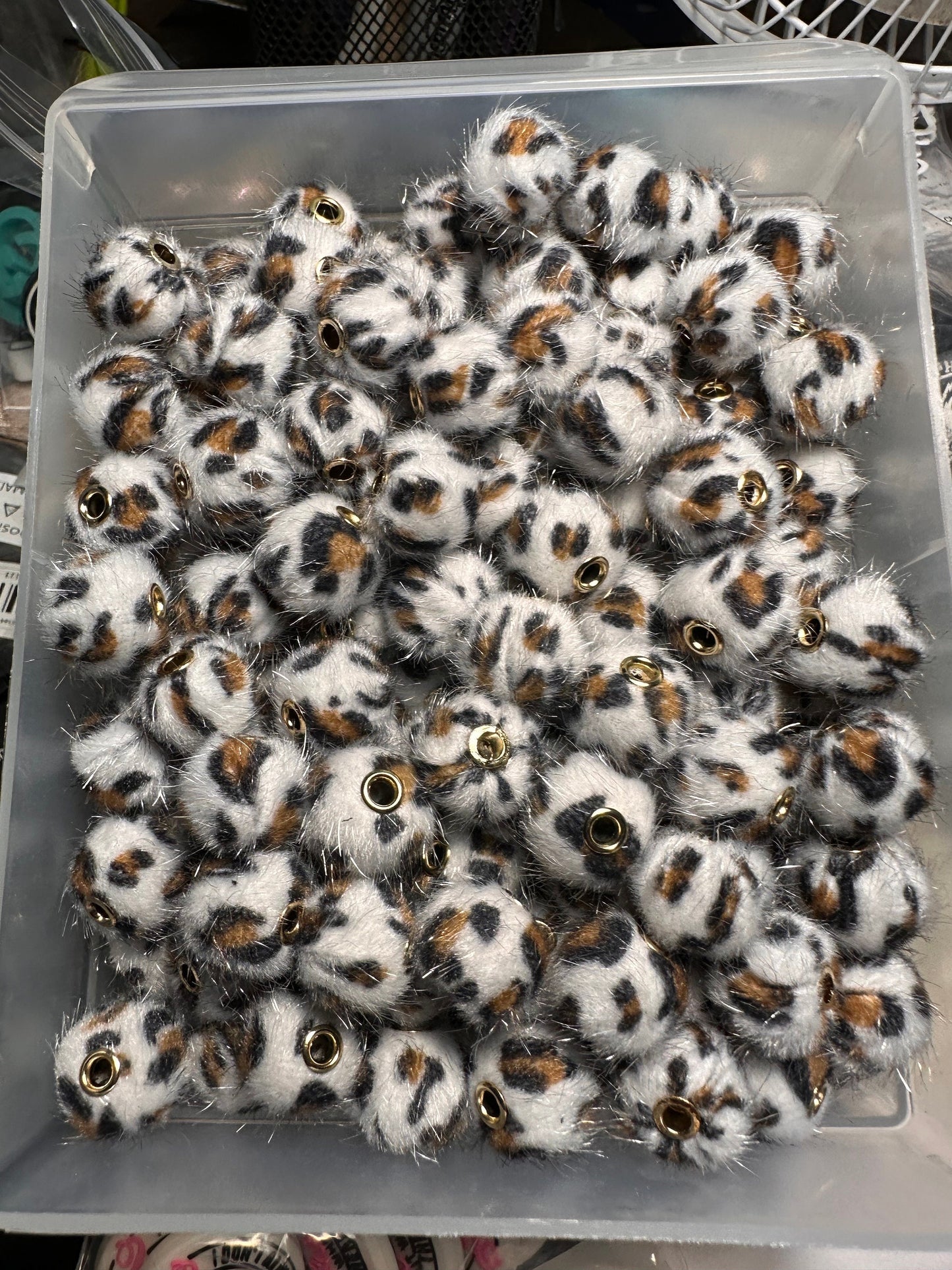 Fluffy fuzzy leopard print Pom Pom beads / jewelry Bead/ beadable pen beads/ keychain bead/bead/ 15mm/