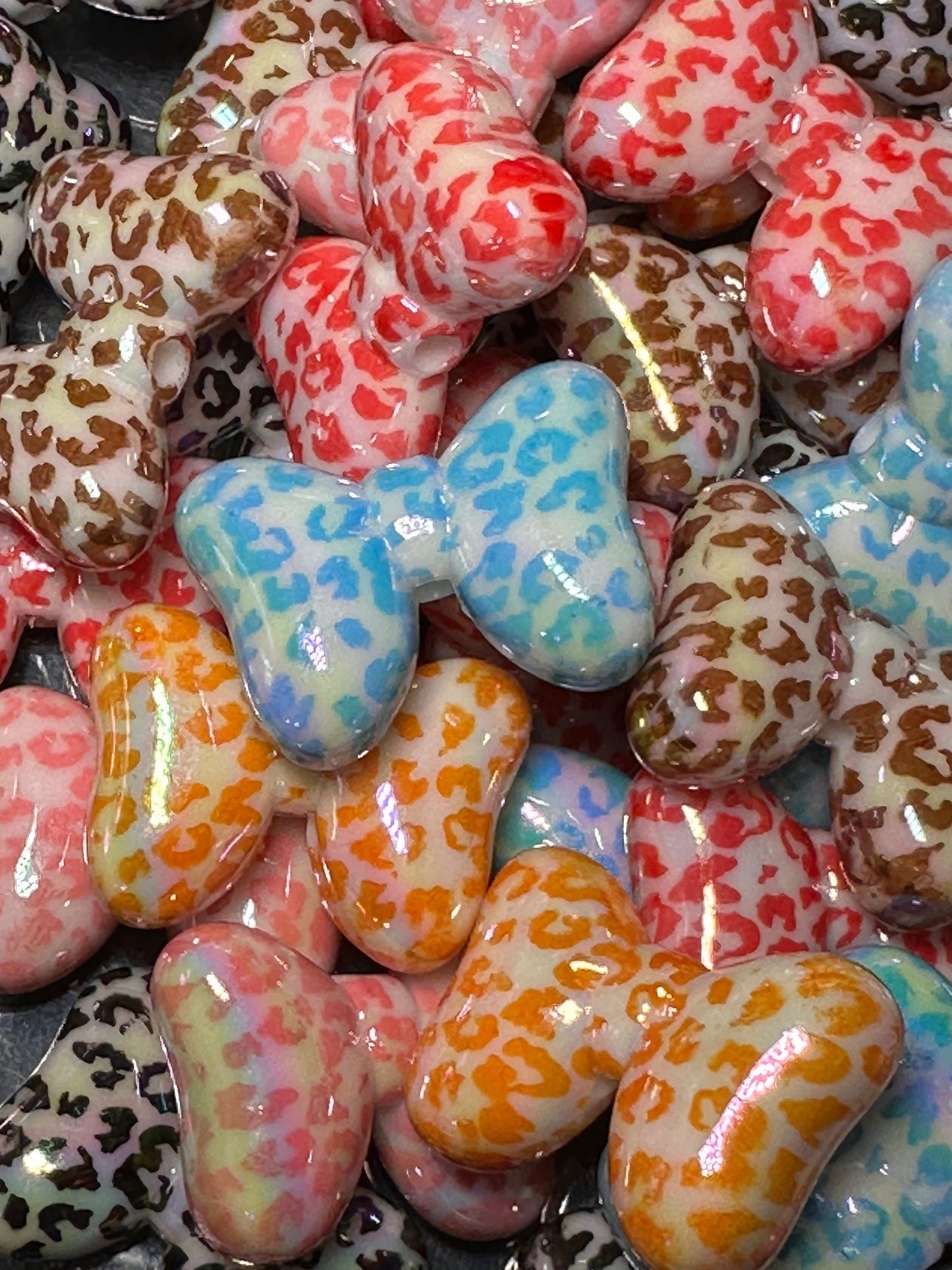 Leopard print bow beads/leopard beads/pen beading beads/bow shaped beads/ keychain beads/ DIY