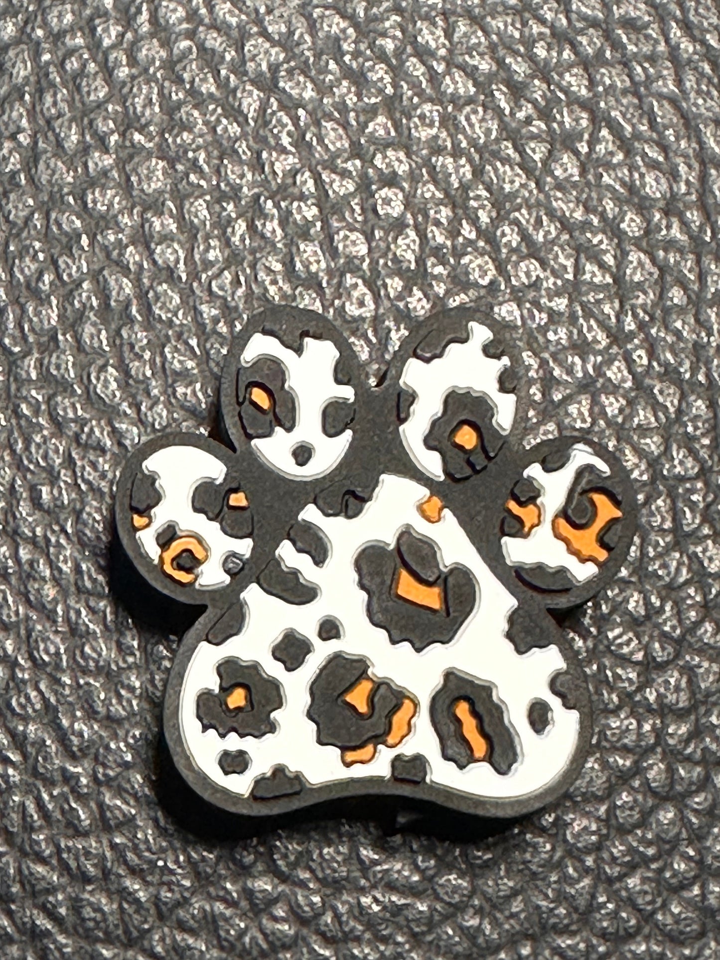 Focal Bead/ beadable pen/ Silicone bead/ keychain bead/DIY/dog paw/leopard print
