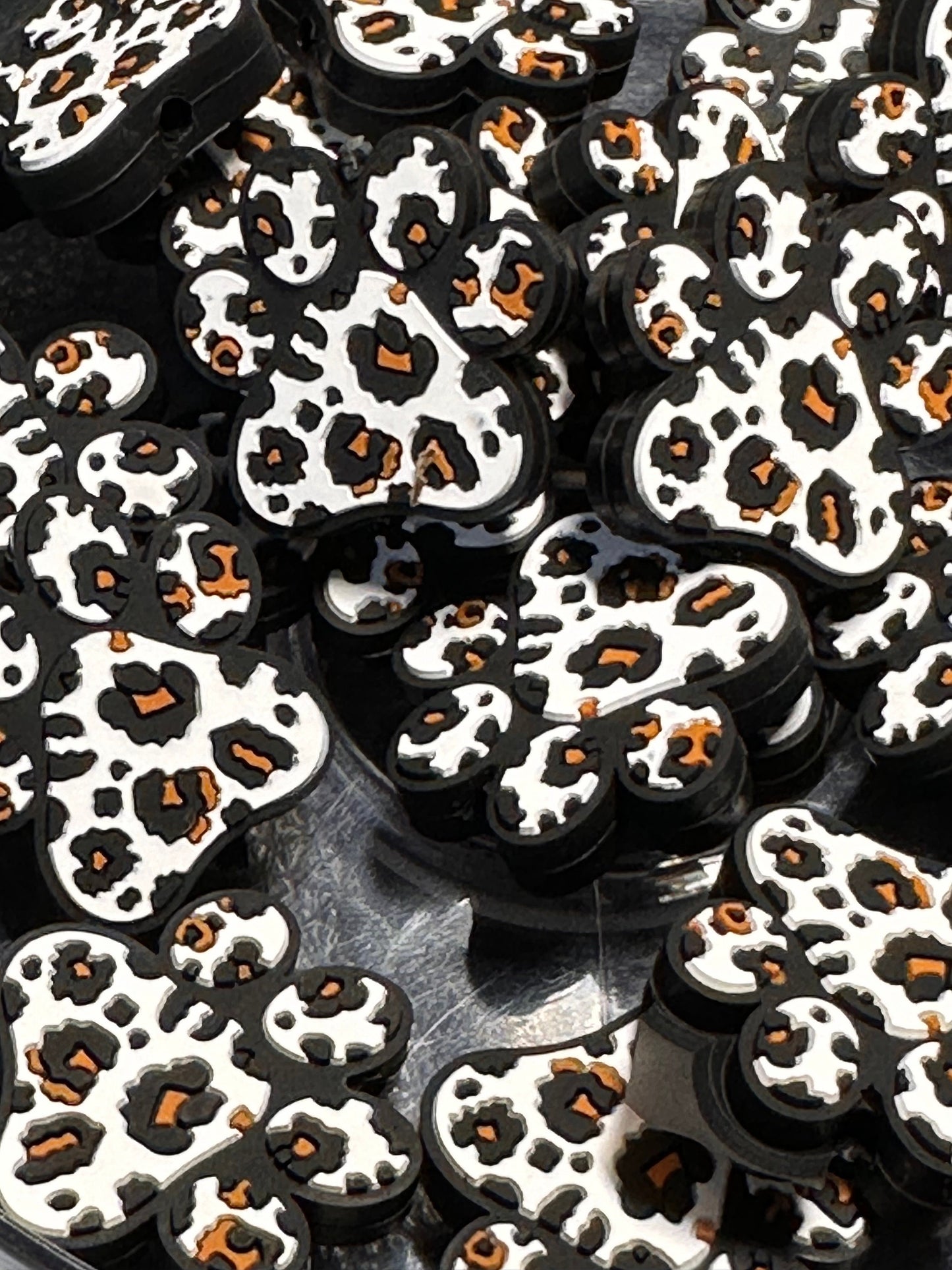 Focal Bead/ beadable pen/ Silicone bead/ keychain bead/DIY/dog paw/leopard print