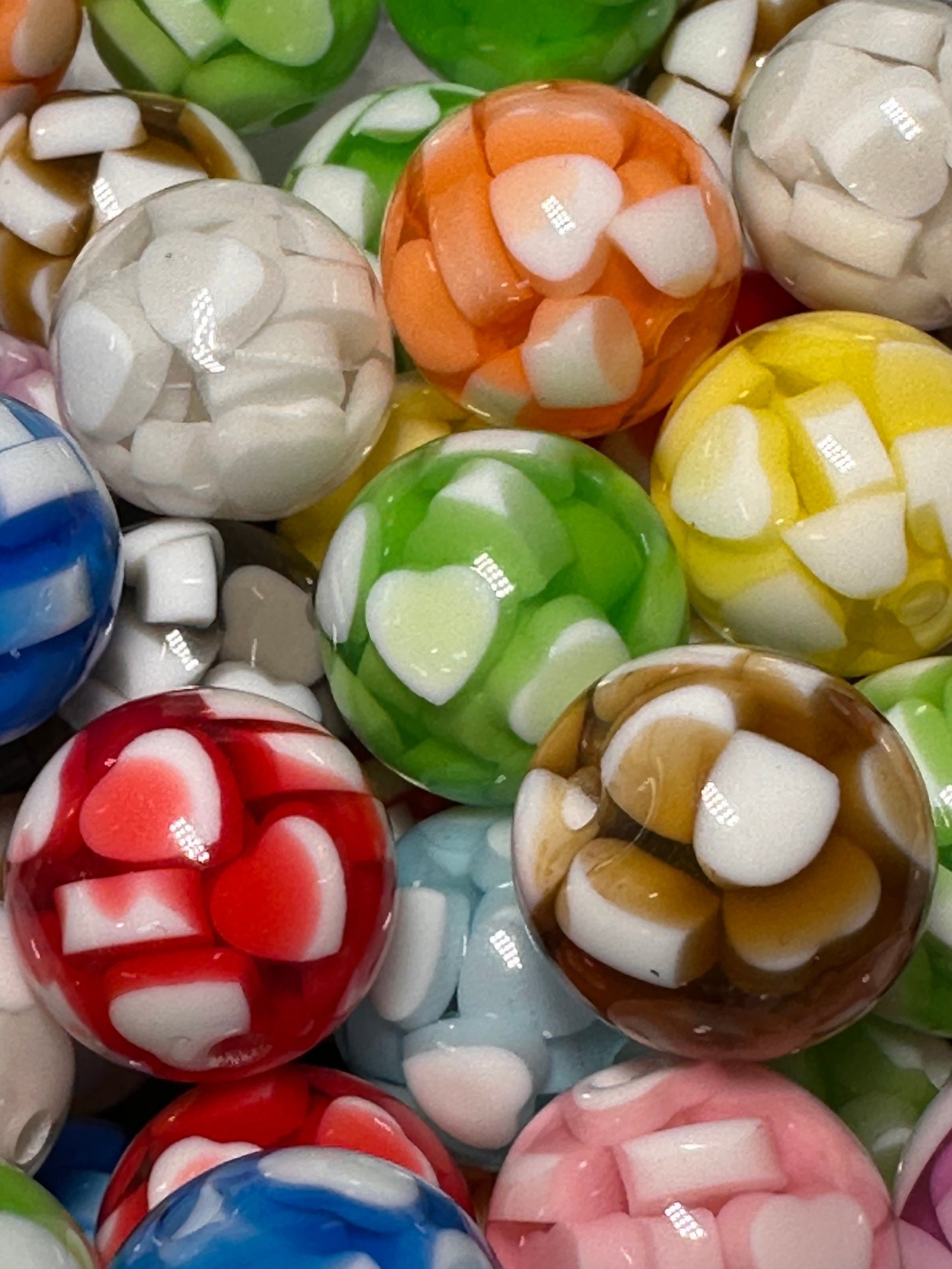 Ten (10) 16mm round beads with heart shapes inside / Focal Bead/ beadable pen/ acrylic bead/ keychain bead/ Ten (10) beads included/
