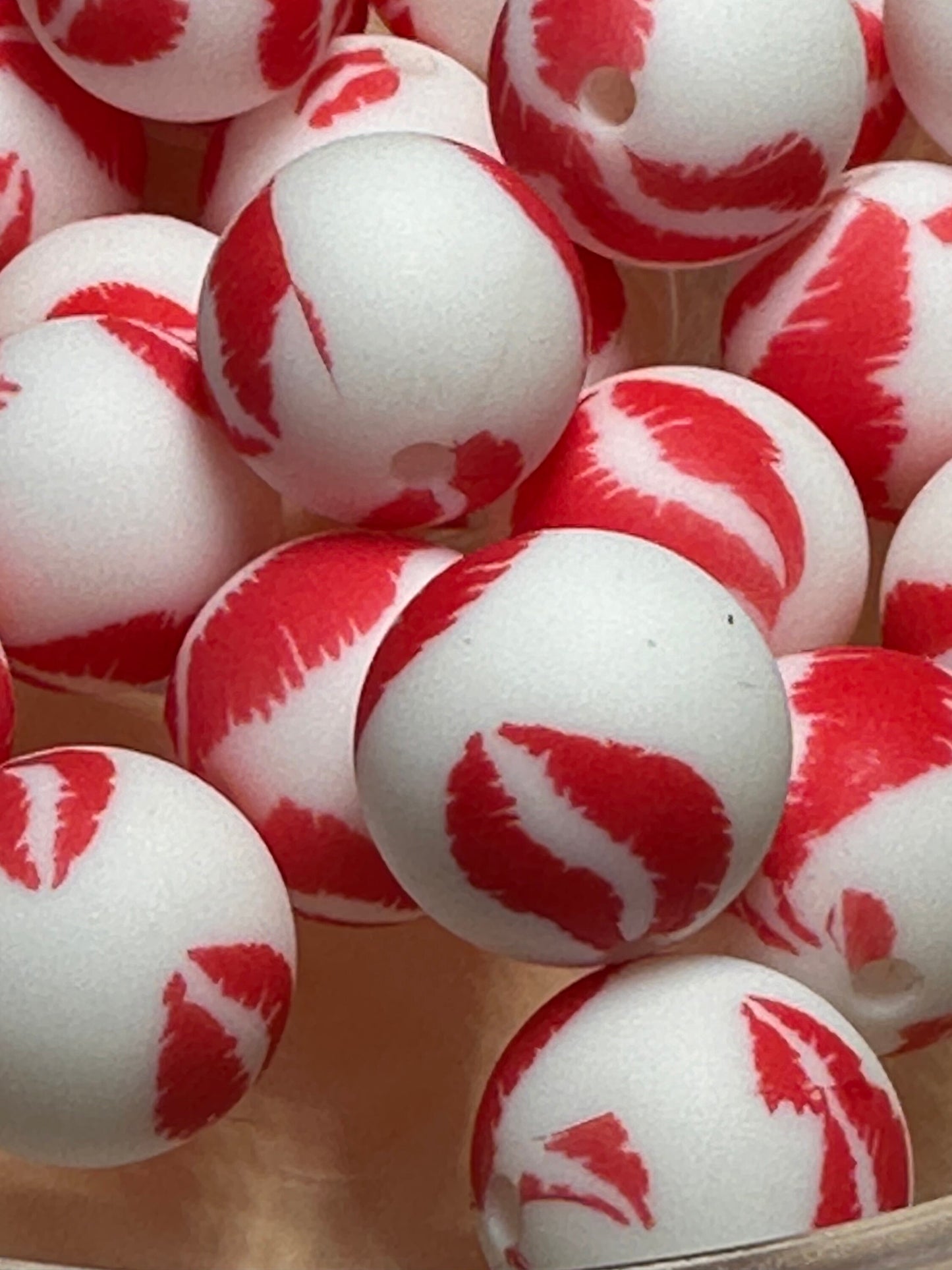 White with red lips silicone beads included/DIY Bead/ beadable pen/ keychain bead/ Ten beads included