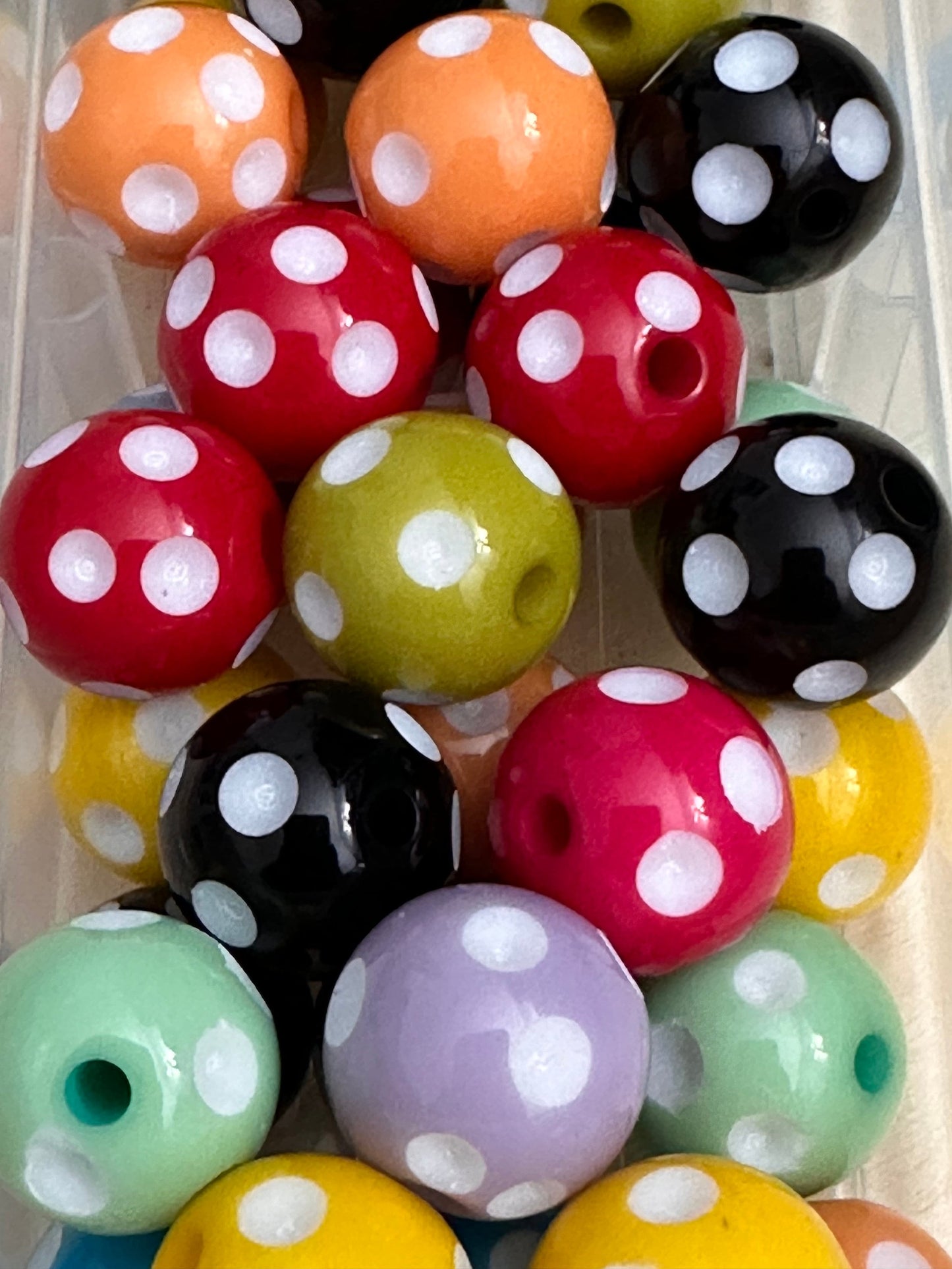 Polka Dot acrylic beads/ 16mm Beads/ beadable pen/ keychain bead/ dotted/ spots/10 beads included