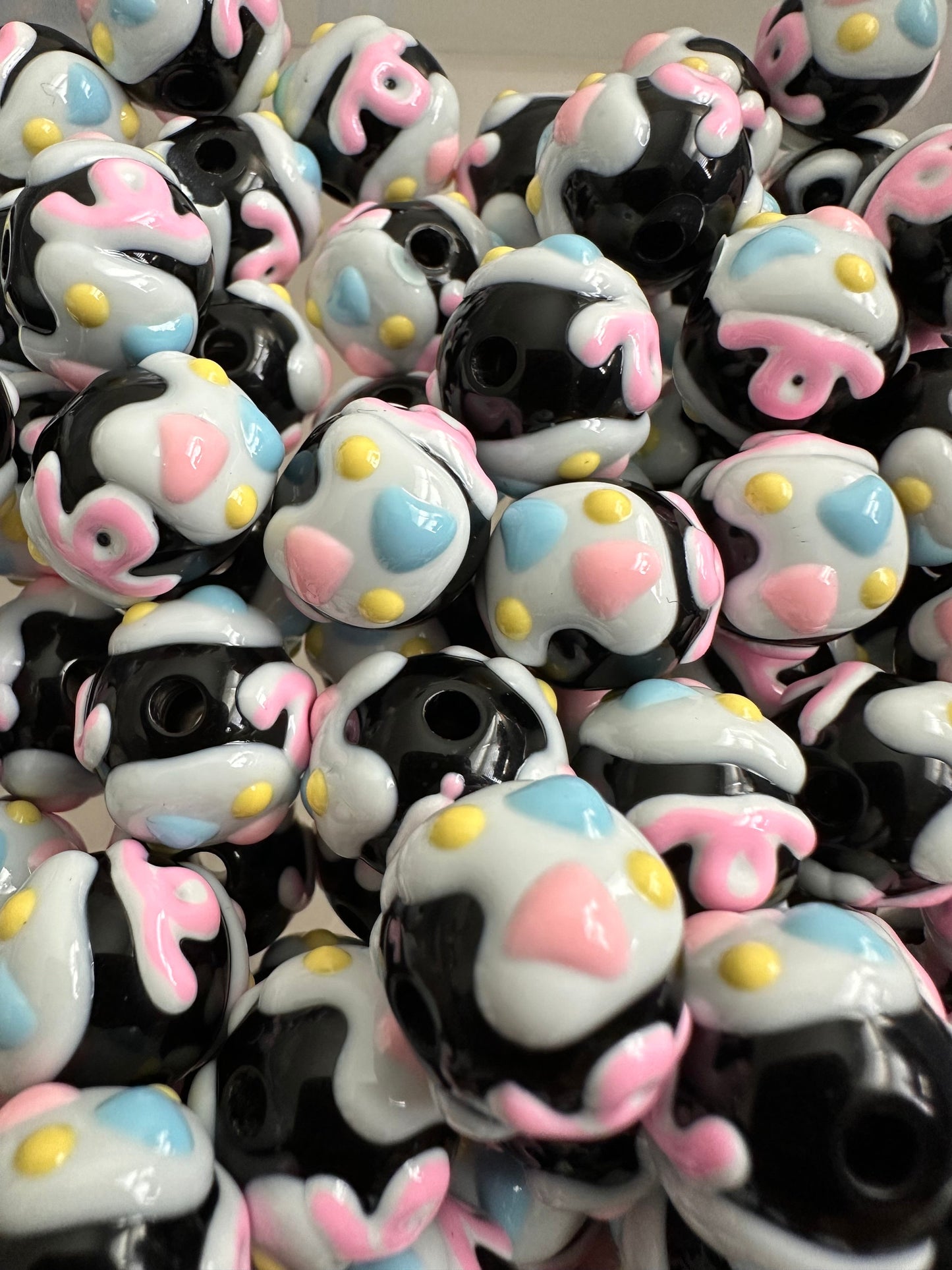 Hand painted bead /Acrylic Bead/ beadable pen/ painted bead/ keychain bead/ Includes 5 beads/16mm/ hand painted