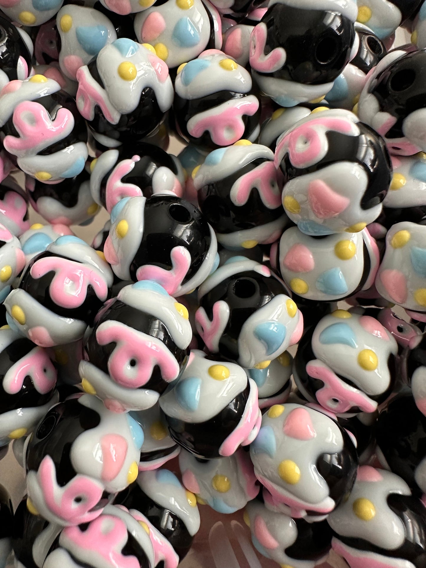 Hand painted bead /Acrylic Bead/ beadable pen/ painted bead/ keychain bead/ Includes 5 beads/16mm/ hand painted