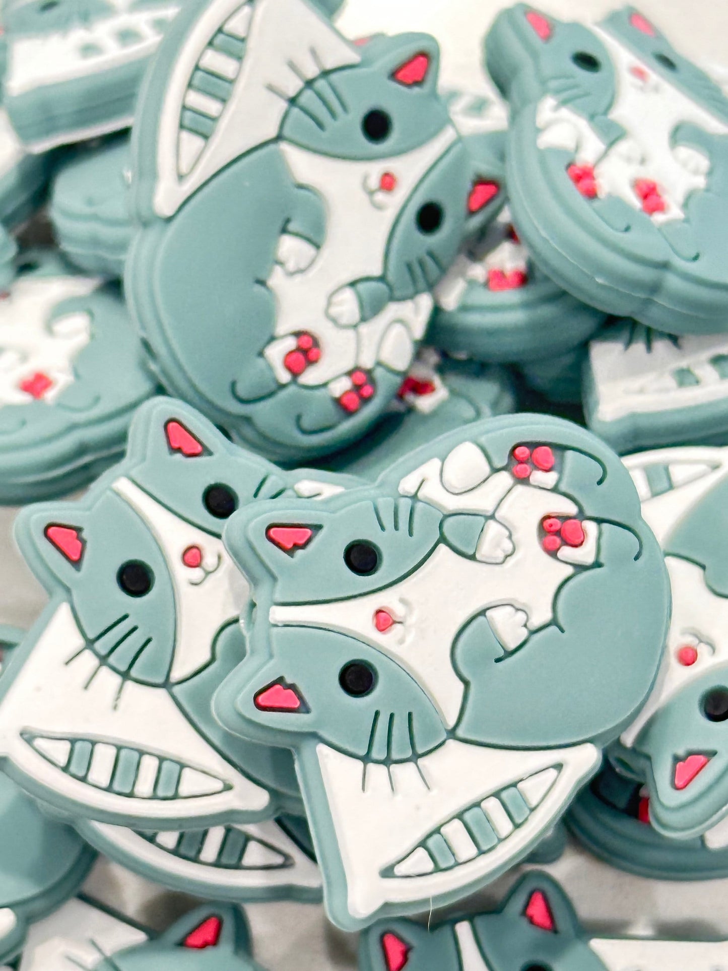 Sleepy cat Focal Bead/ beadable pen/ Silicone bead/ keychain bead/ cat