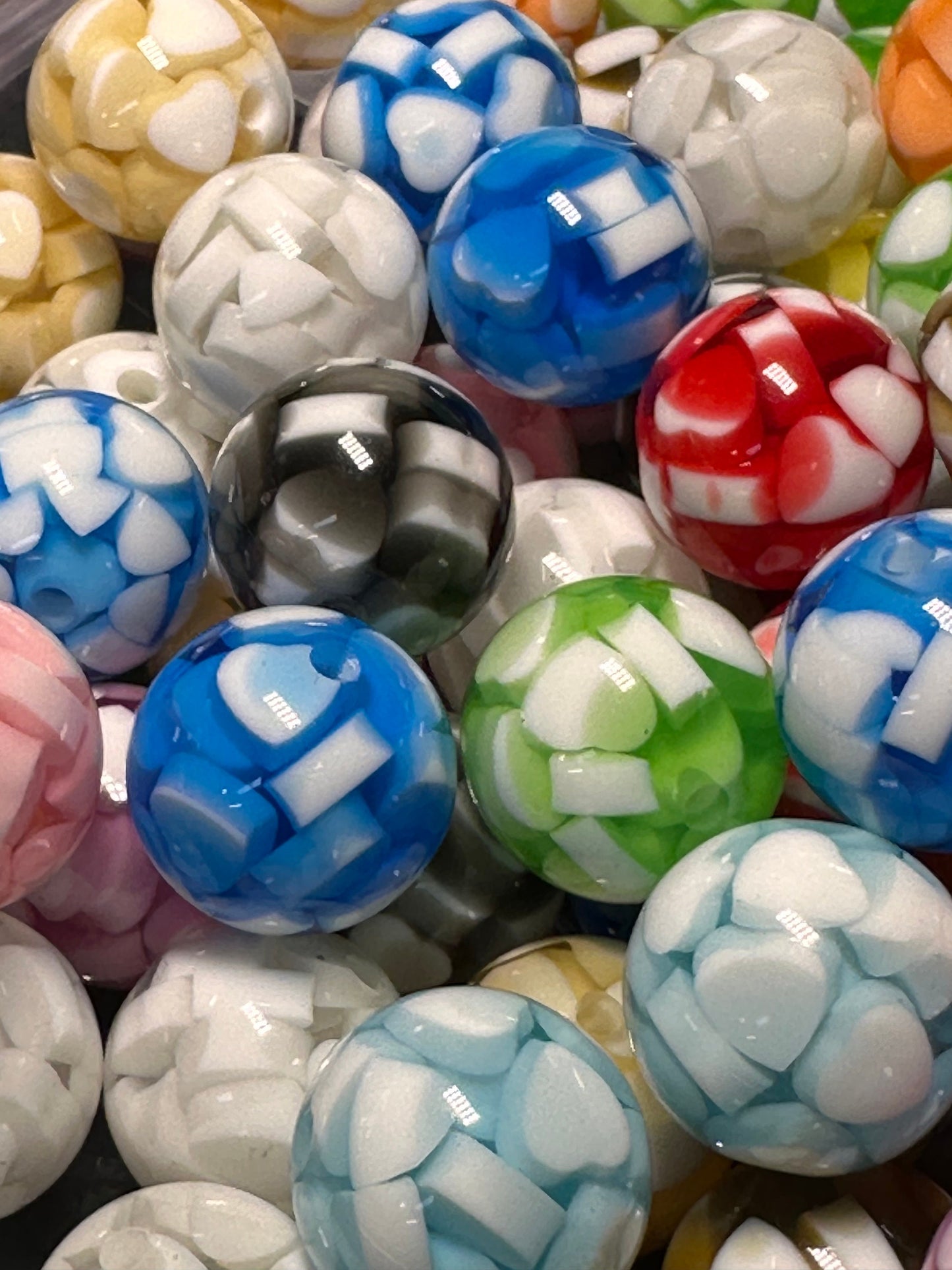 Ten (10) 16mm round beads with heart shapes inside / Focal Bead/ beadable pen/ acrylic bead/ keychain bead/ Ten (10) beads included/