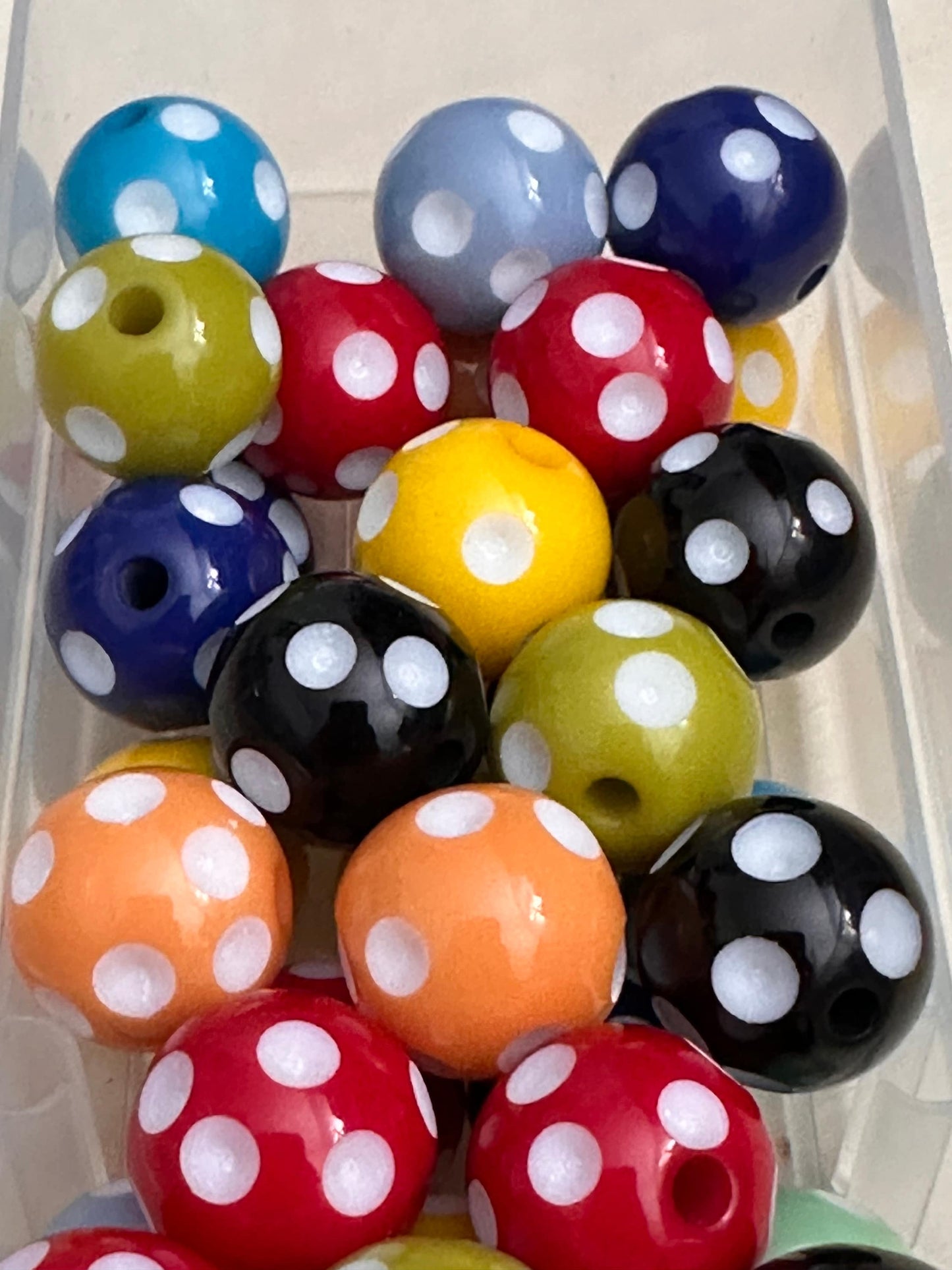 Polka Dot acrylic beads/ 16mm Beads/ beadable pen/ keychain bead/ dotted/ spots/10 beads included