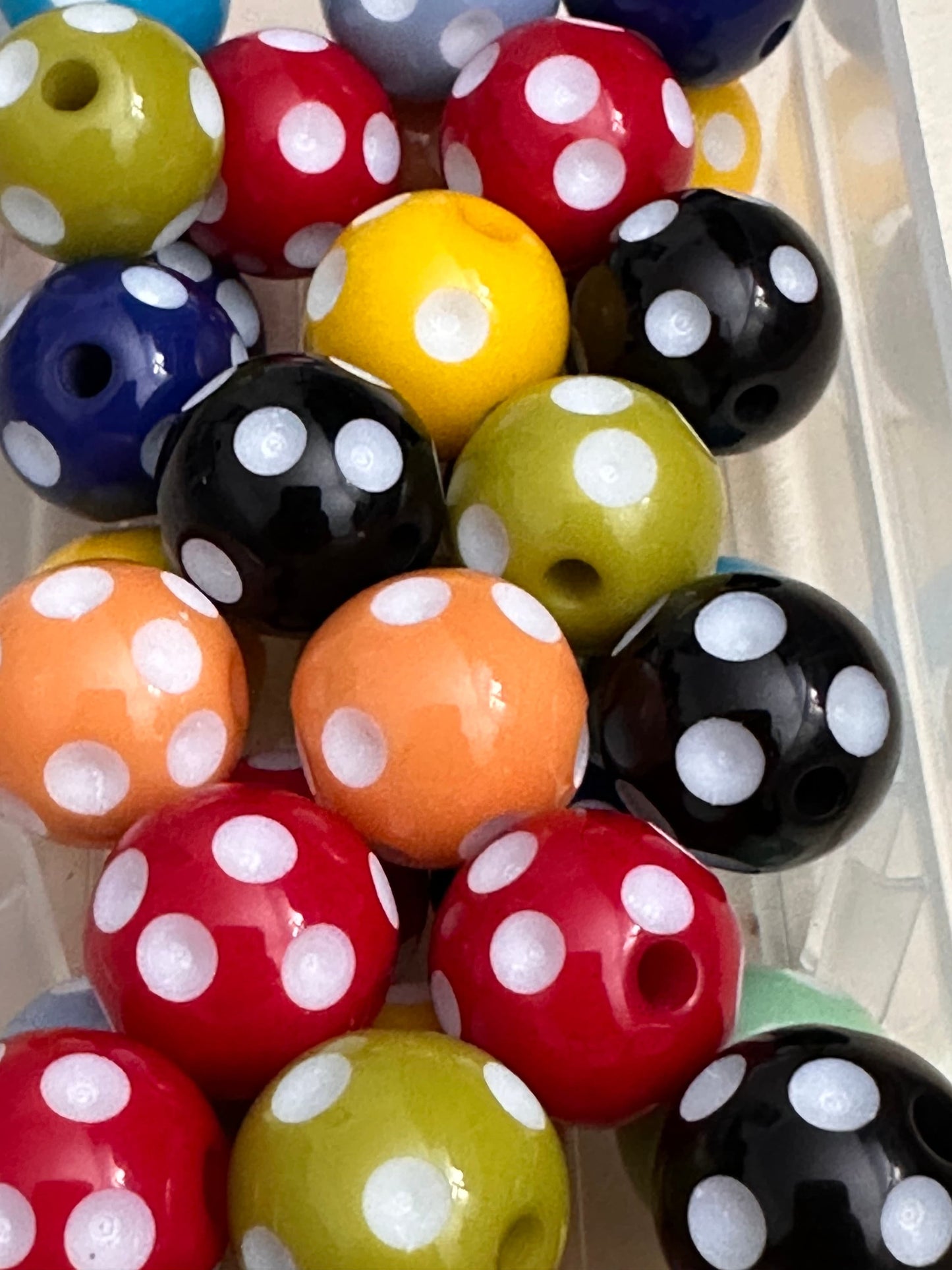 Polka Dot acrylic beads/ 16mm Beads/ beadable pen/ keychain bead/ dotted/ spots/10 beads included