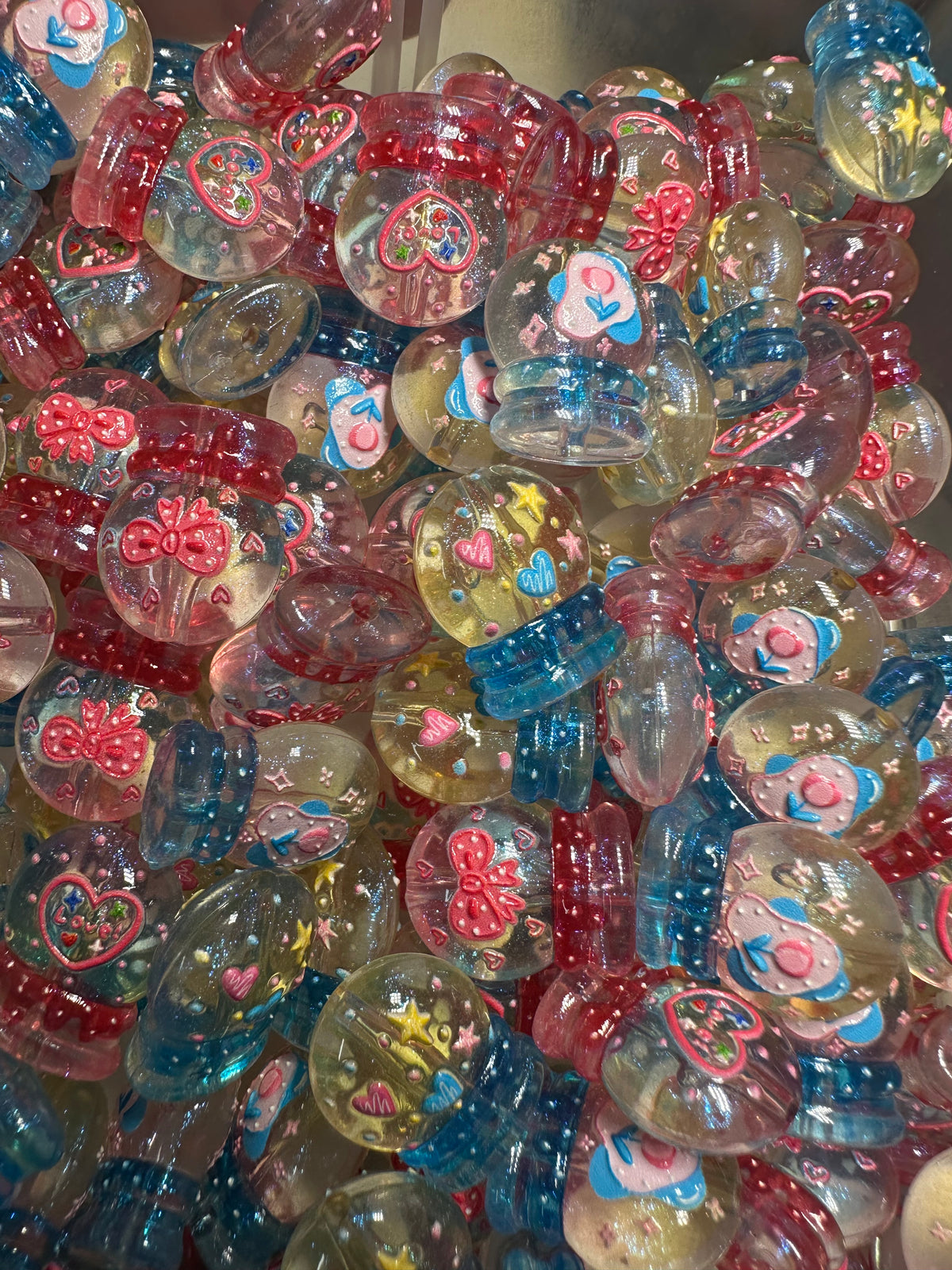 Hearts and Bows Snow globe Shaped Acrylic Beads • 20MM Beads • Pen Beads • Beadable Pen Supplies • DIY Craft Beads • Random Mix – Set of 5