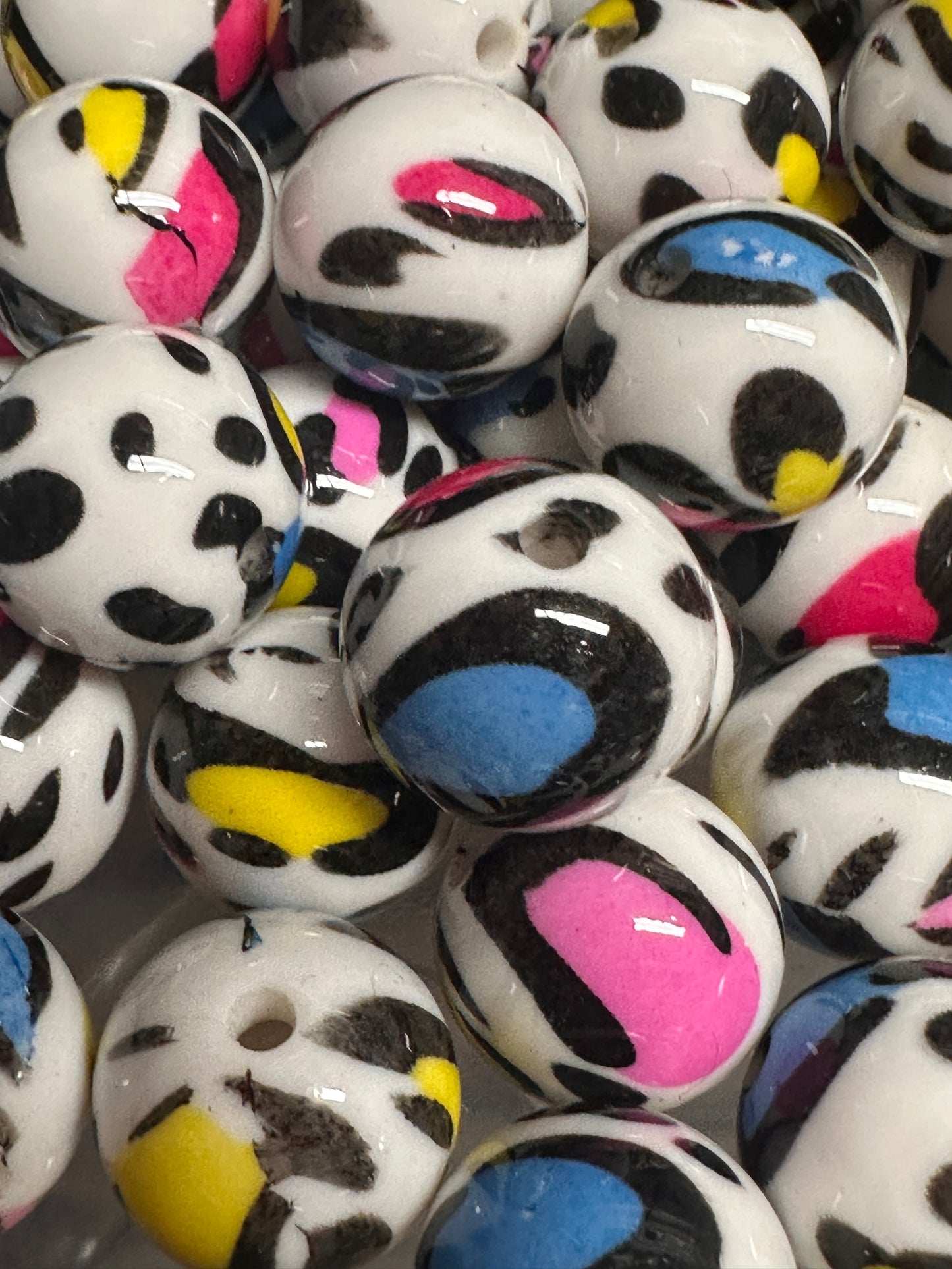 Color Splash Leopard Print Beads – 20mm (Set of 10)-80s bead-