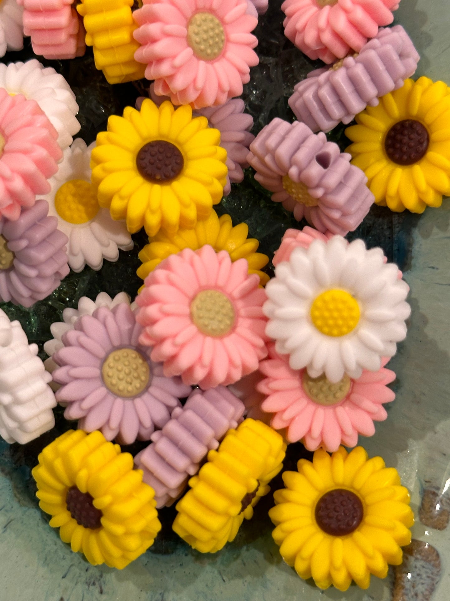 Small flower Focal Bead/ Daisy