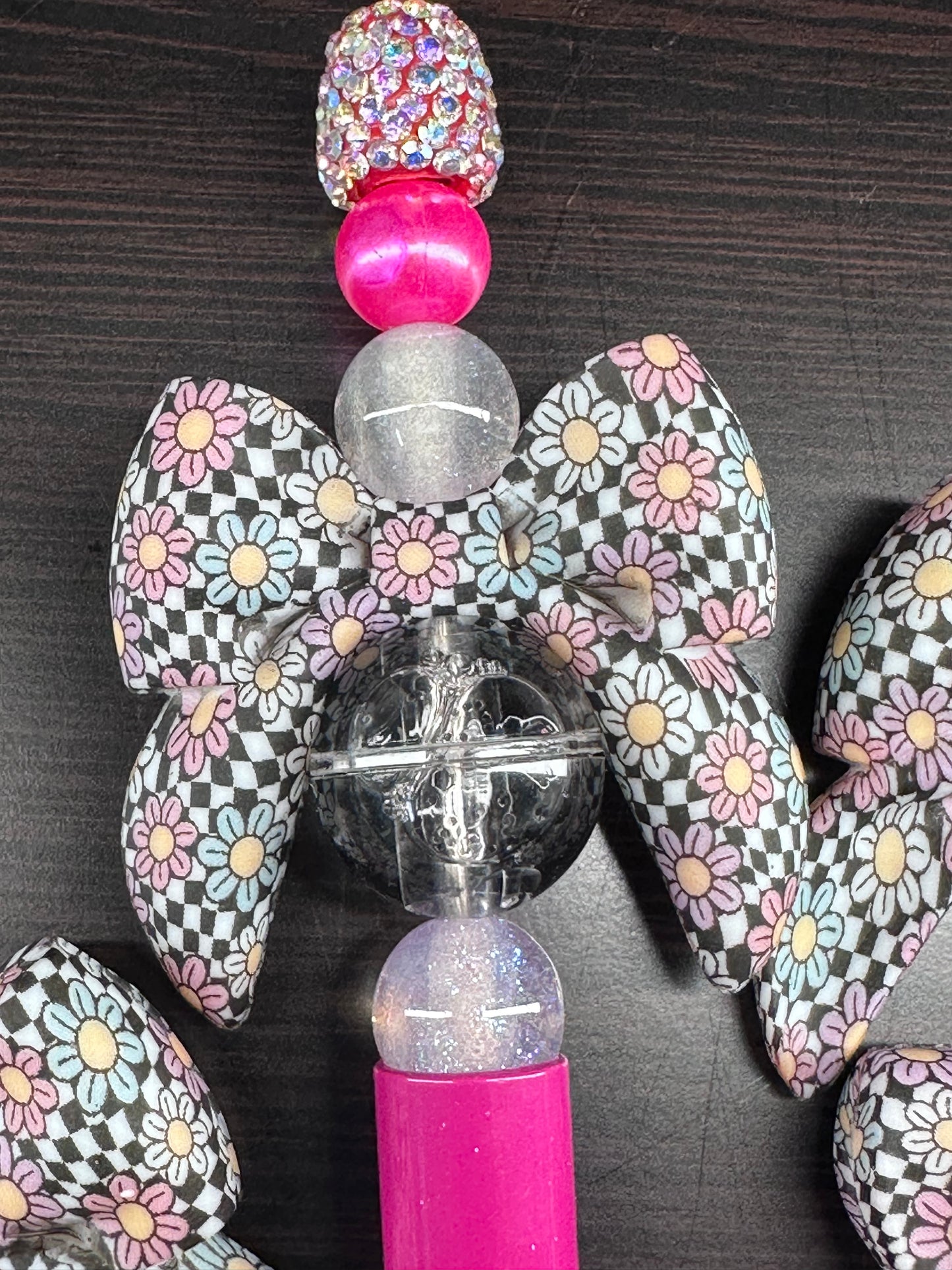 Daisy Floral Bow Bead • Checkered Bow Focal • Silicone Pen Bead • DIY Keychain & Craft Bead
