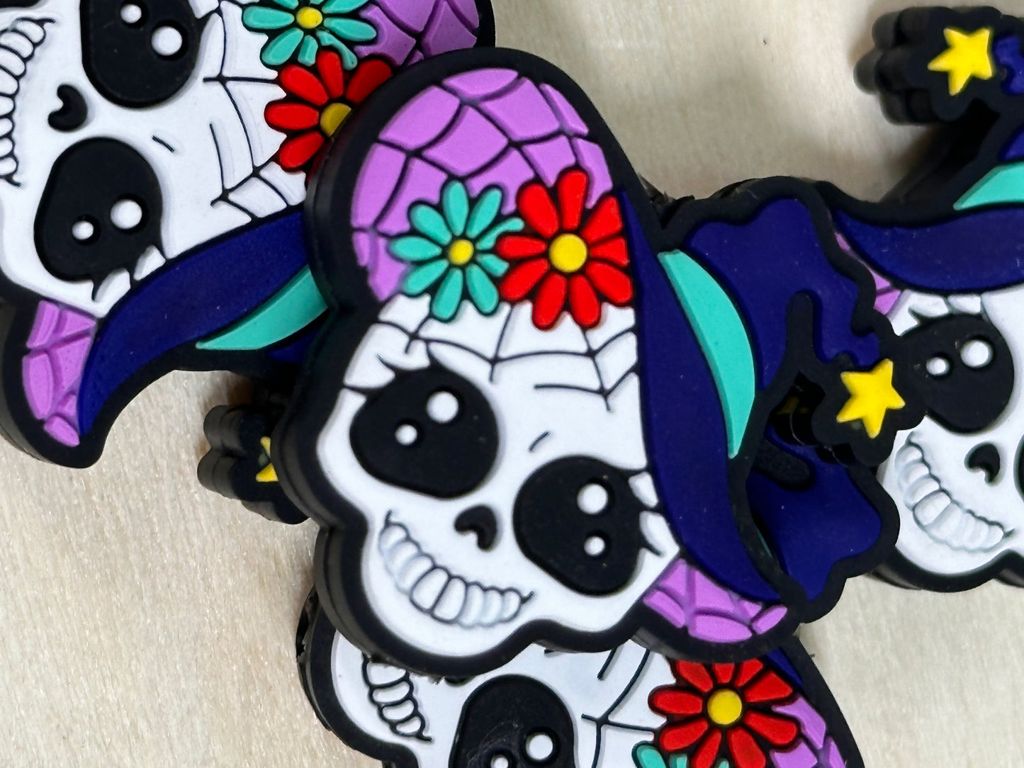 Bright Flowery with hat skull Focal Bead/ beadable pen/ Silicone  bead/ keychain/Halloween skull