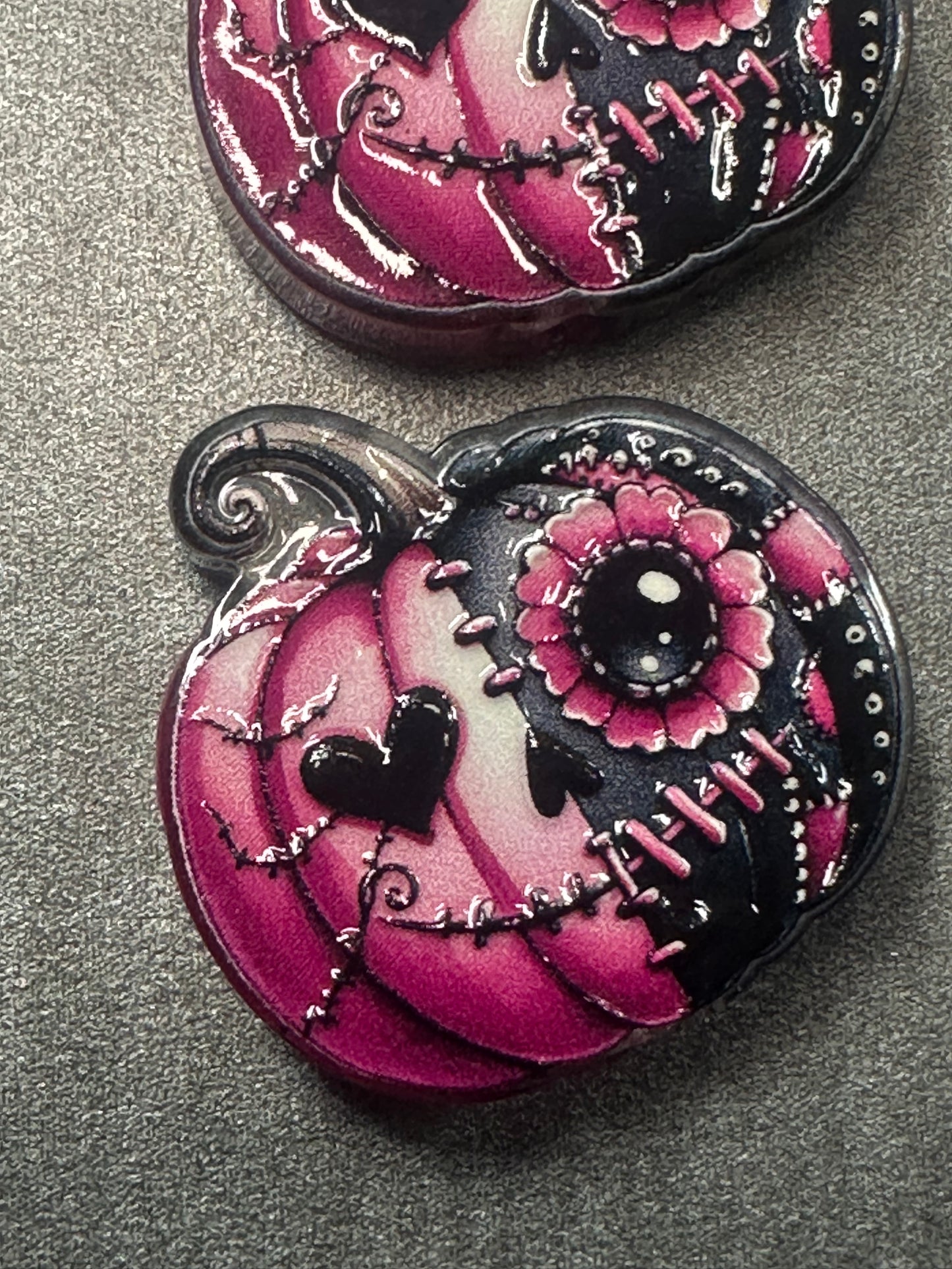 Halloween jack-o-lantern acrylic focal bead- set of 2/ focal bead/ pen beading / keychain bead/ pink pumpkin/ sugar skull