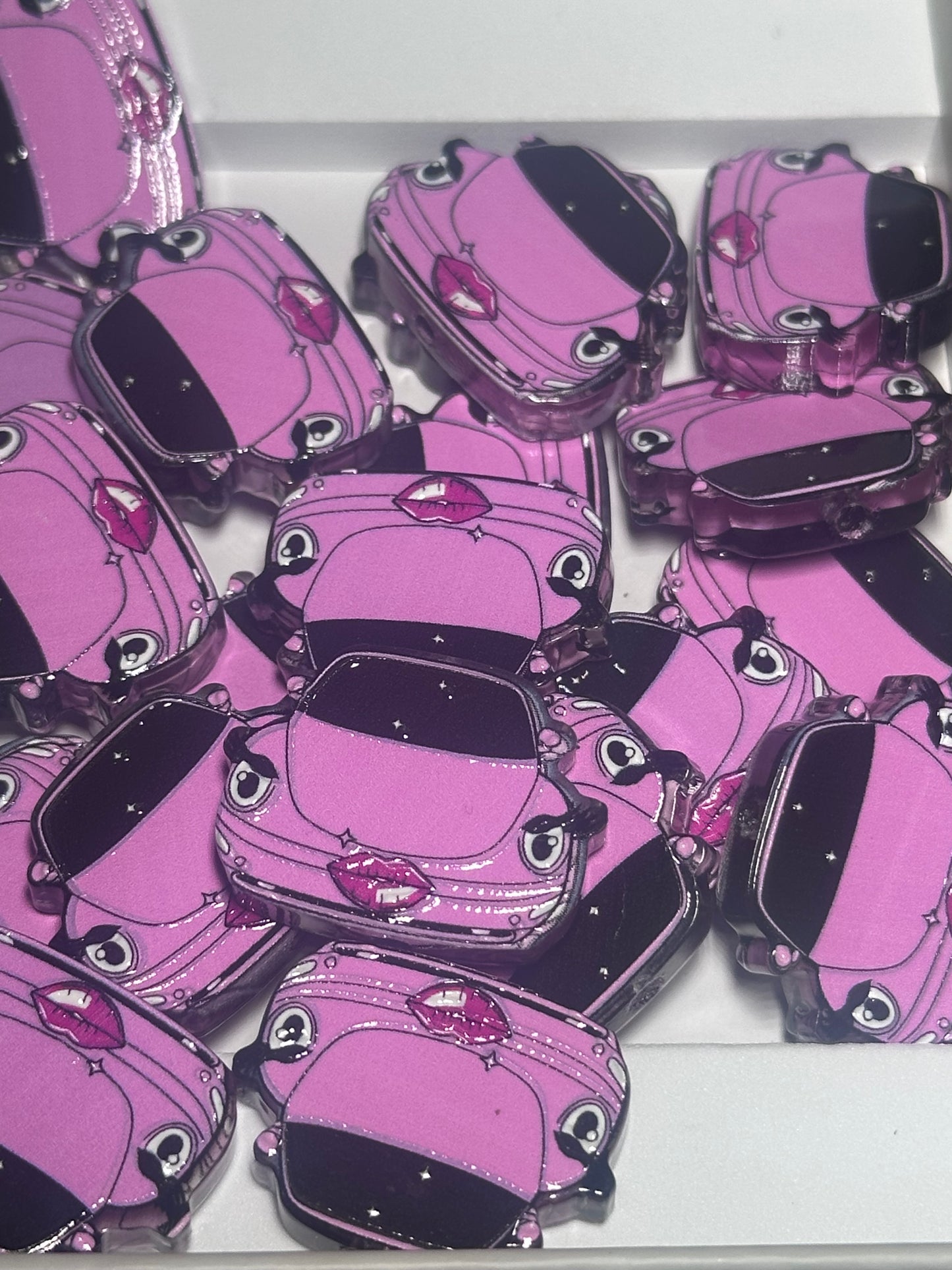 Pink car acrylic focal bead- set of 2/ focal bead/ pen beading / keychain bead/buggy